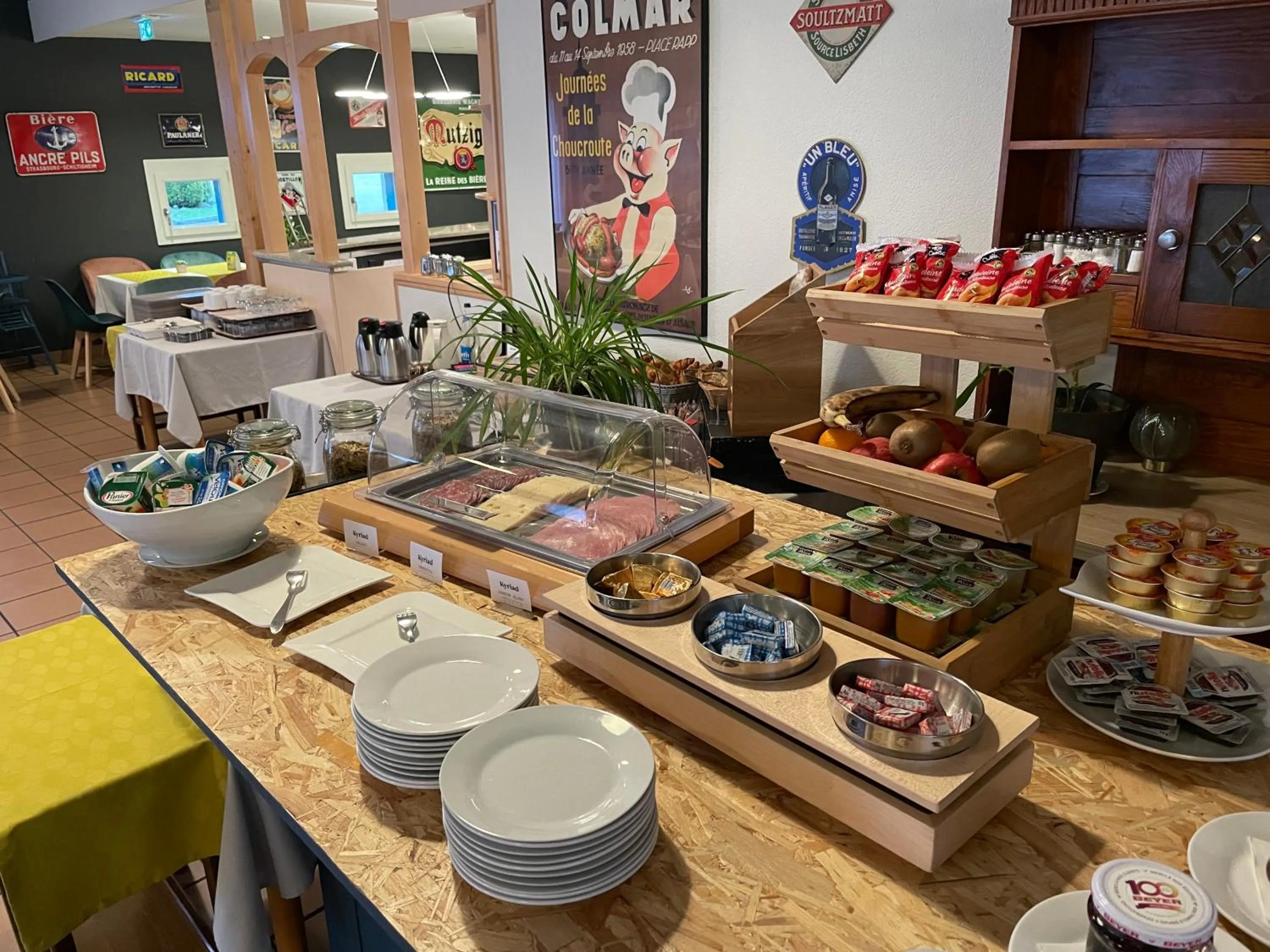 Buffet breakfast in The Originals City, Hôtel La Maison de Lise, Mulhouse Illzach
