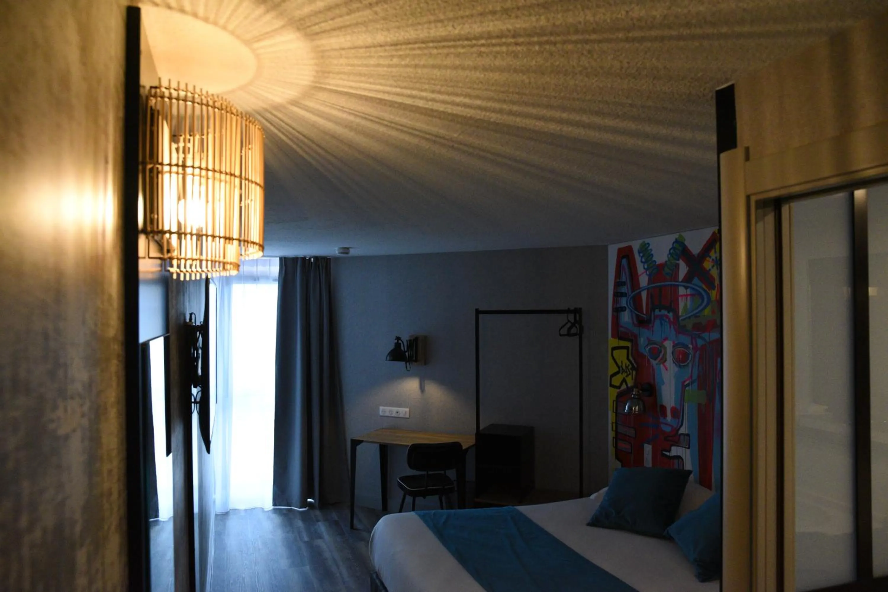 Bed in The Originals Boutique, Hôtel Montélimar