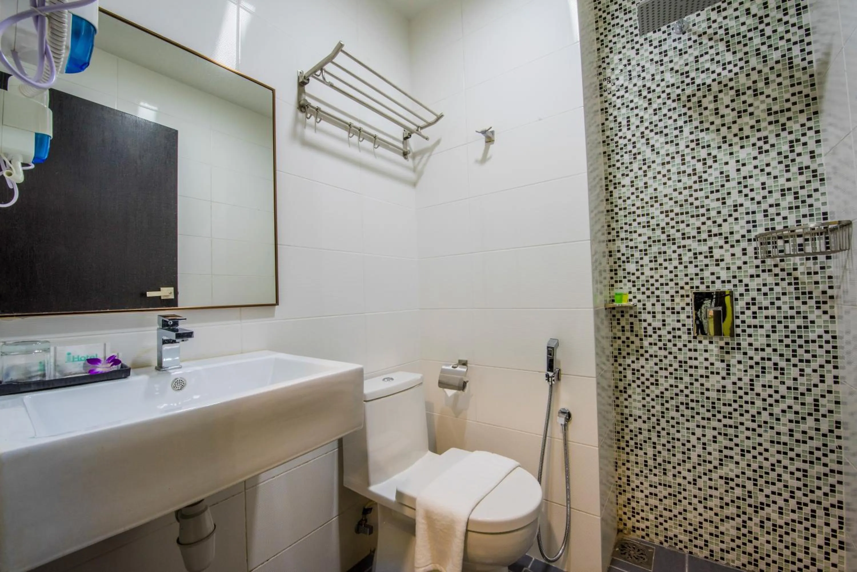 Shower in inHotel Inanam