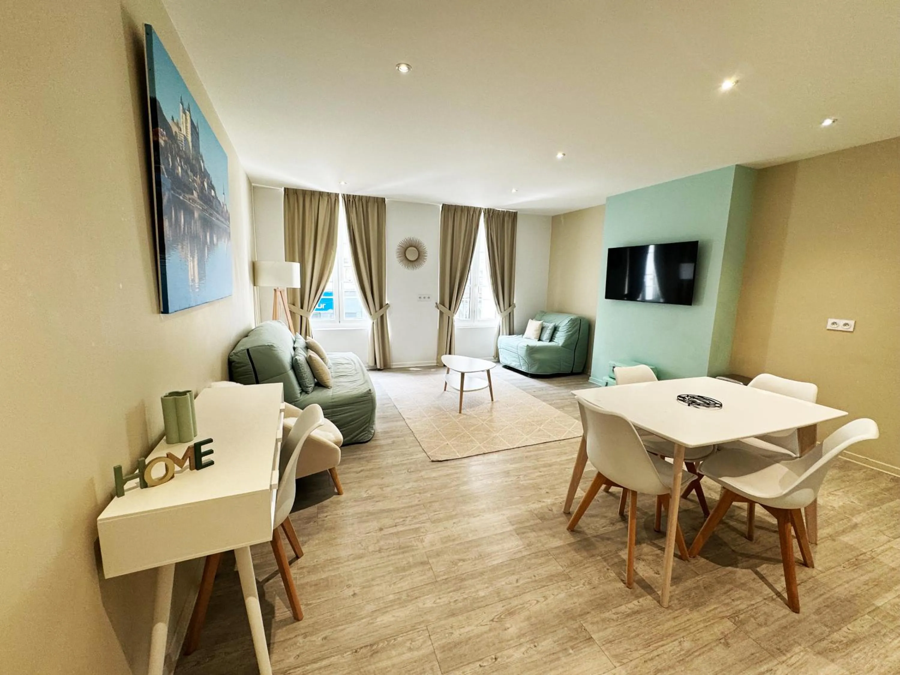 City view in Kyriad Saumur Hyper Centre Hôtel, Appartements, Séminaires et SPA soins Sothys Paris