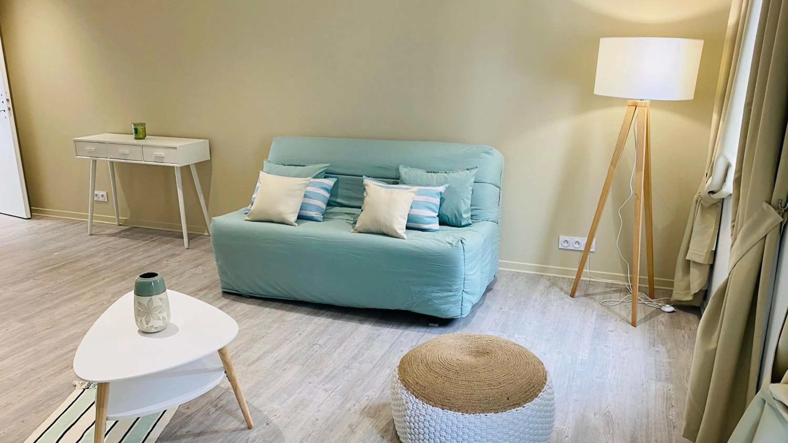 Living room in Kyriad Saumur Hyper Centre Hôtel, Appartements, Séminaires et SPA soins Sothys Paris