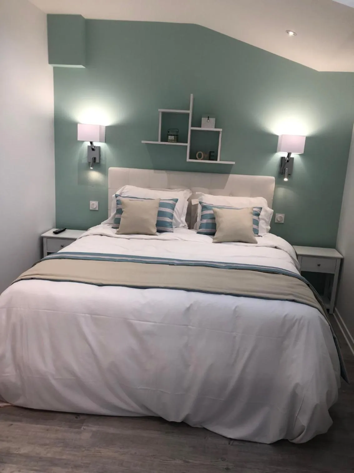 Bedroom, Bed in Kyriad Saumur Hyper Centre Hôtel, Appartements, Séminaires et SPA soins Sothys Paris