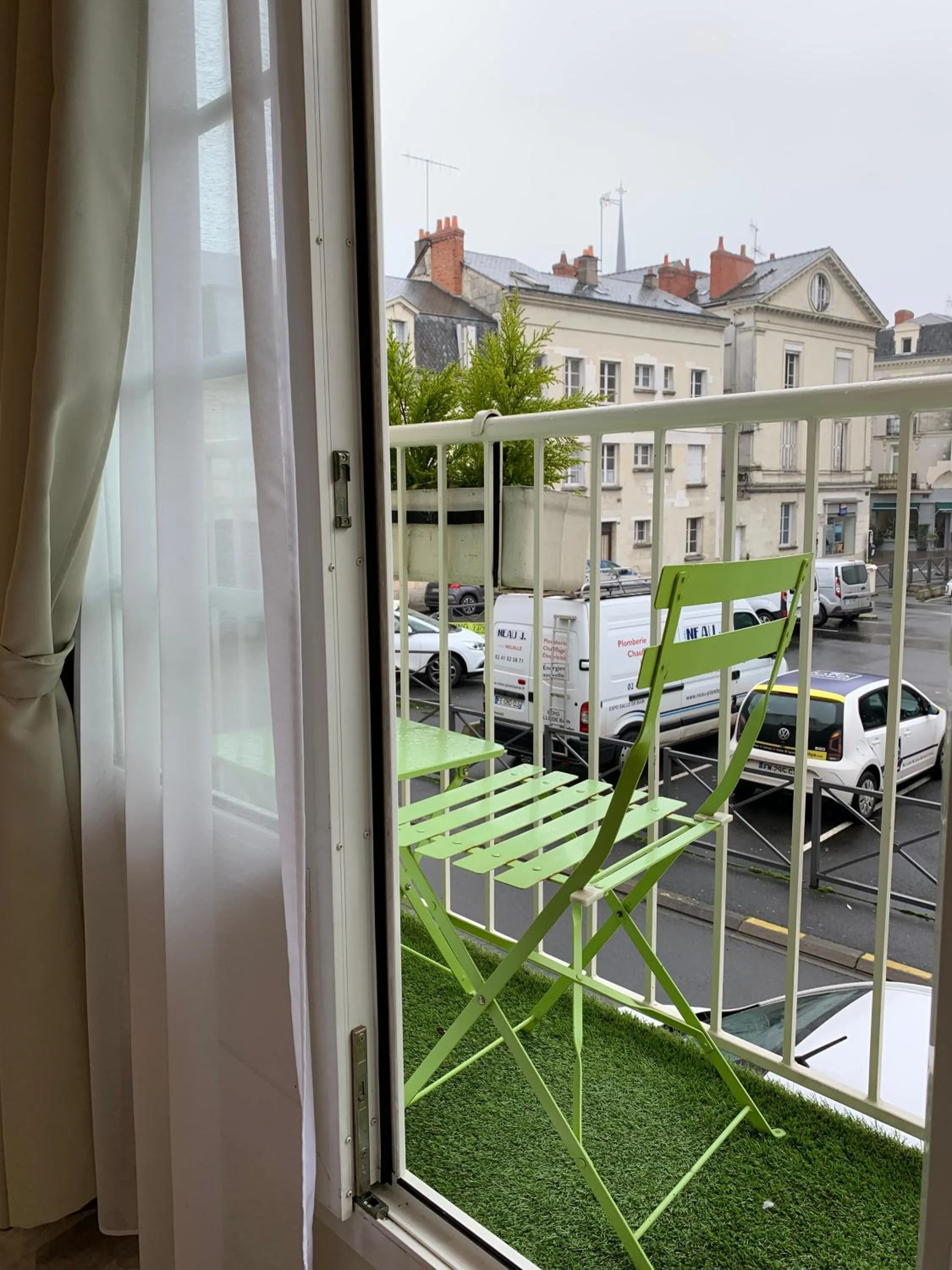 Quiet street view in Kyriad Saumur Hyper Centre Hôtel, Appartements, Séminaires et SPA soins Sothys Paris