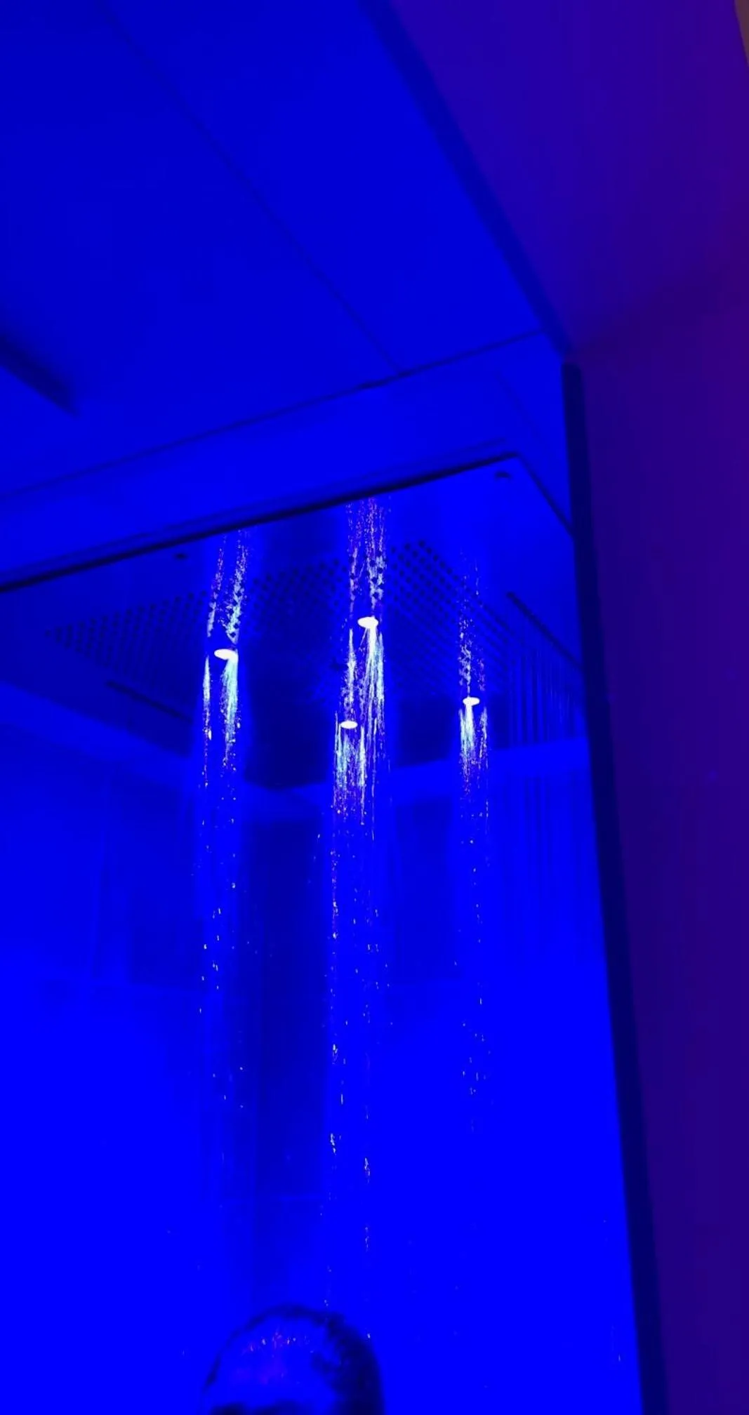 Shower in Kyriad Saumur Hyper Centre Hôtel, Appartements, Séminaires et SPA soins Sothys Paris