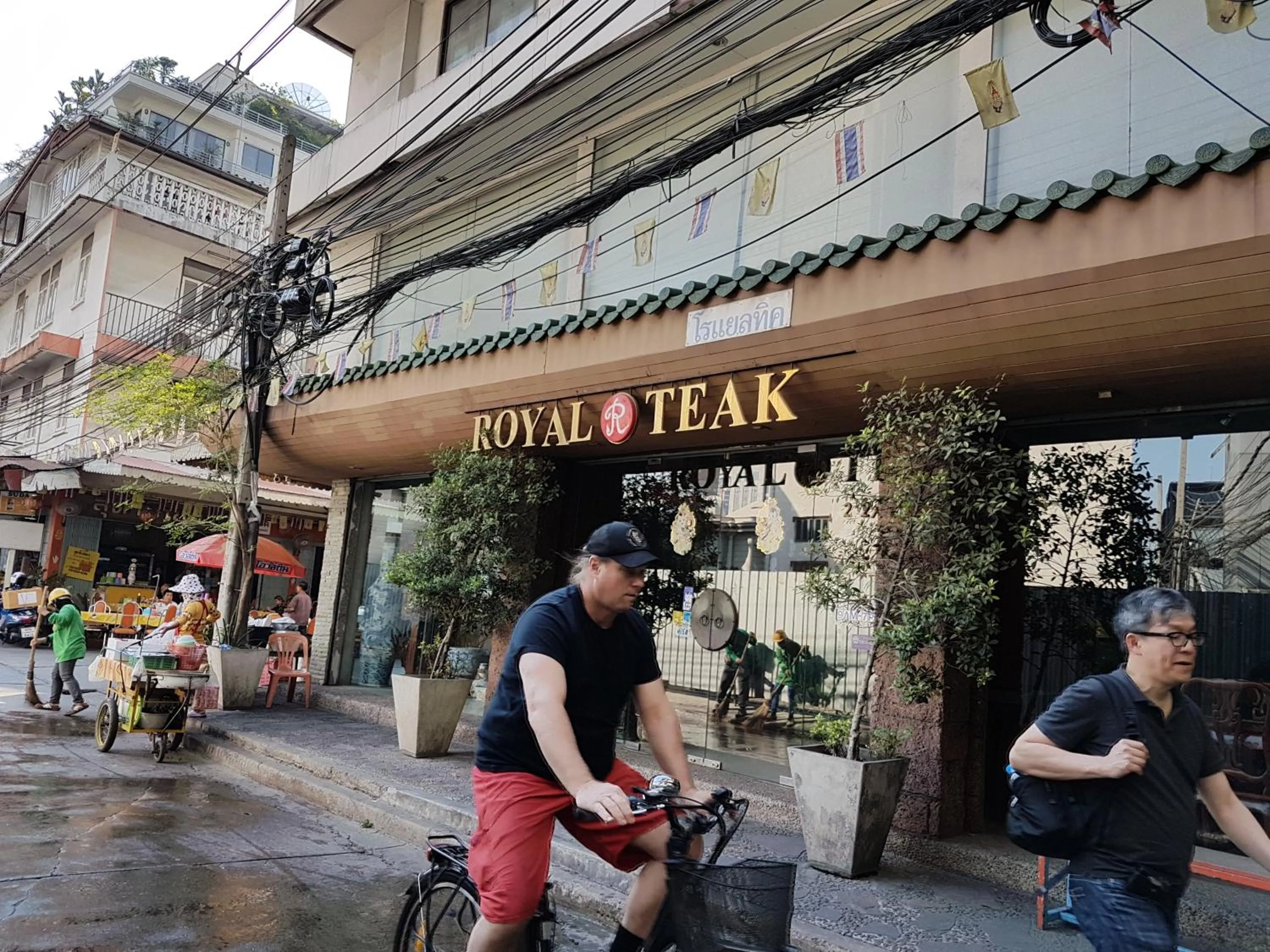 Nearby landmark in 14 Place Sukhumvit Suites