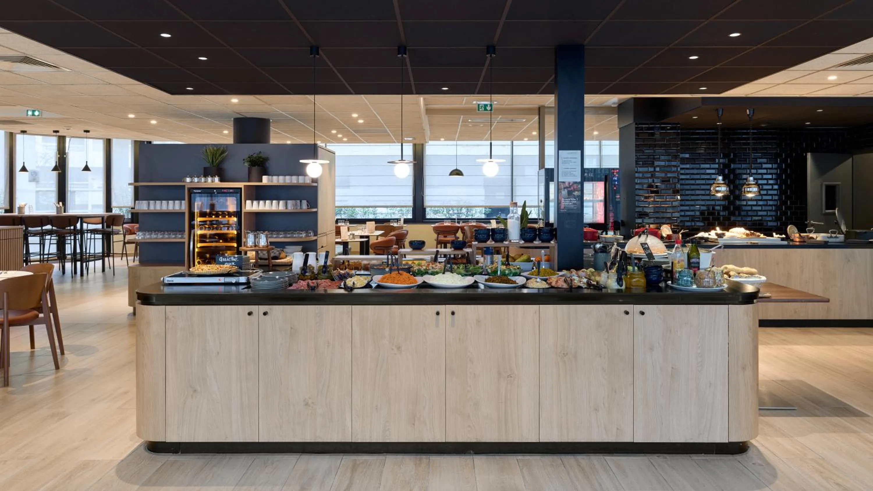 Restaurant/places to eat in Campanile Prime Paris 19 - La Villette