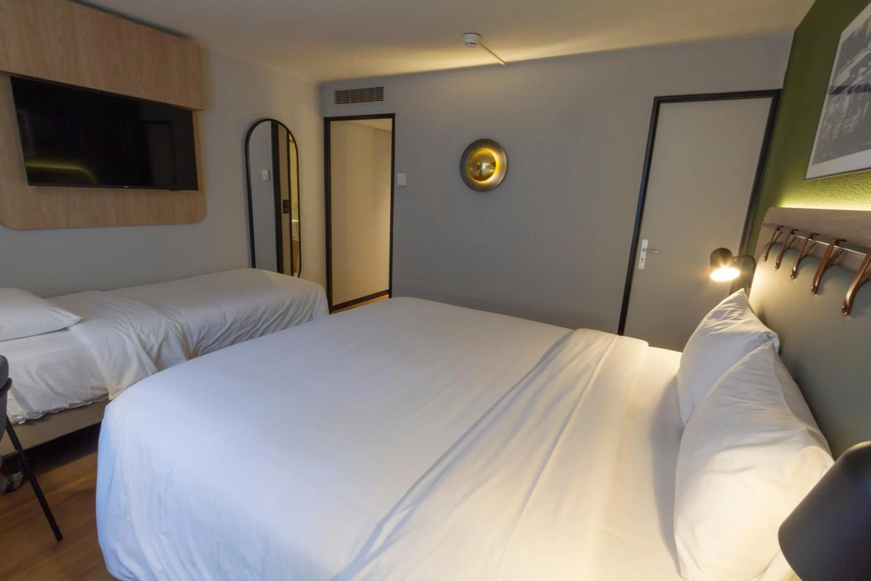 Bed in Campanile Prime Paris 19 - La Villette