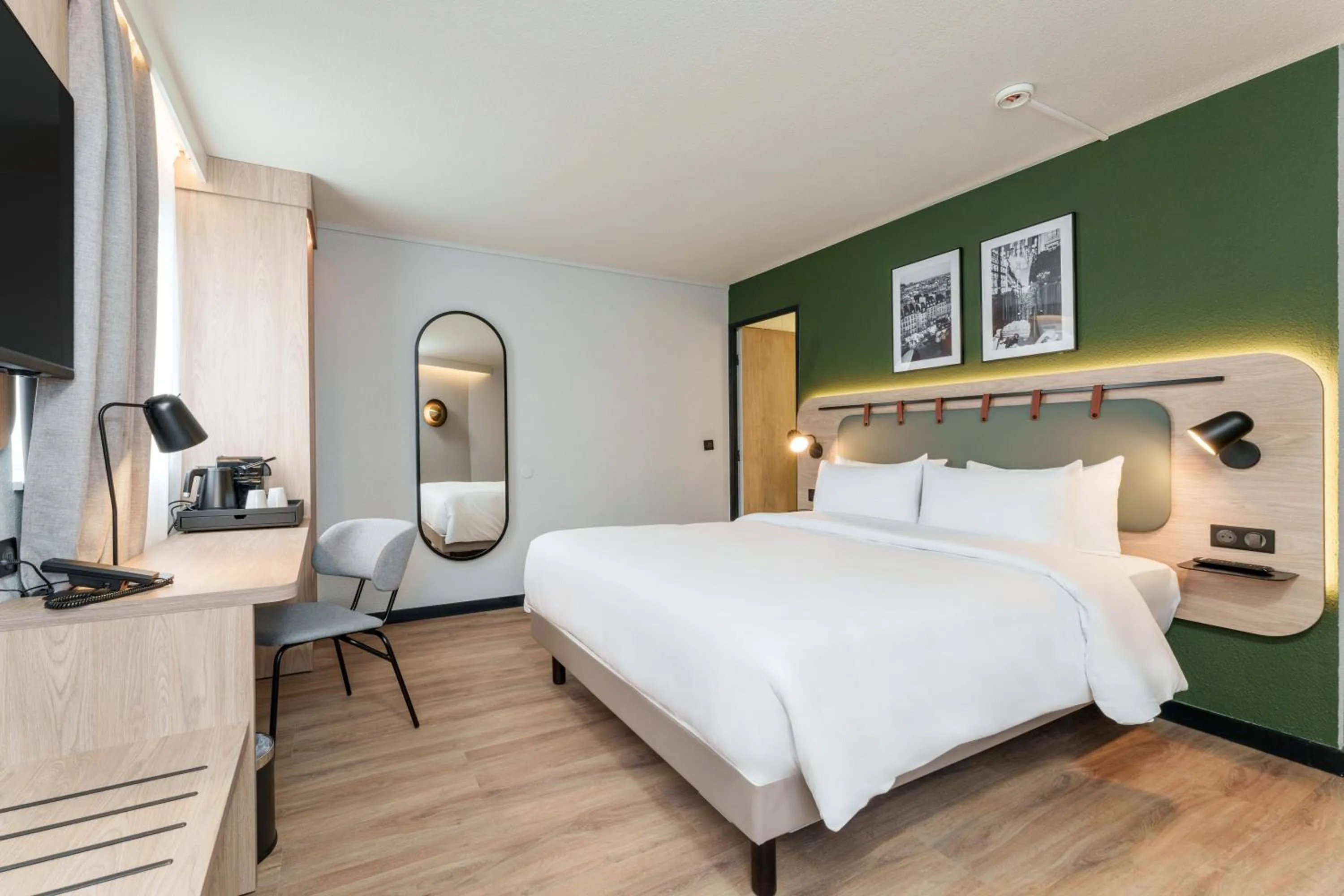 Photo of the whole room, Bed in Campanile Prime Paris 19 - La Villette