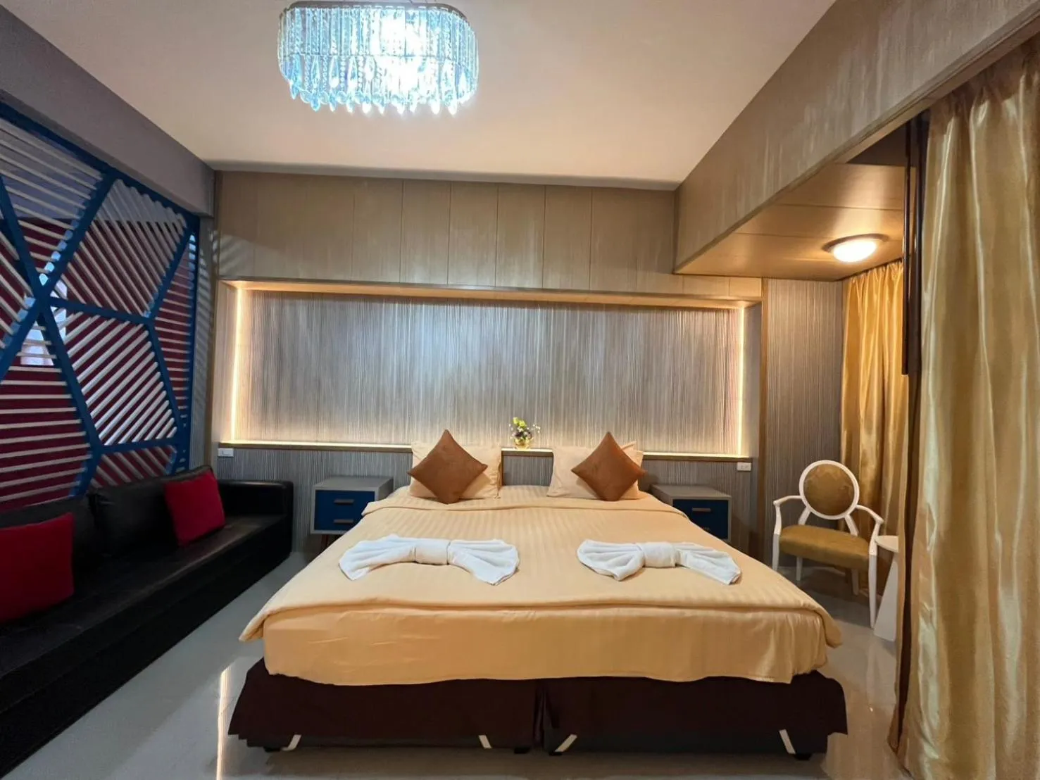 Bed in The Iconic Hotel Ranong