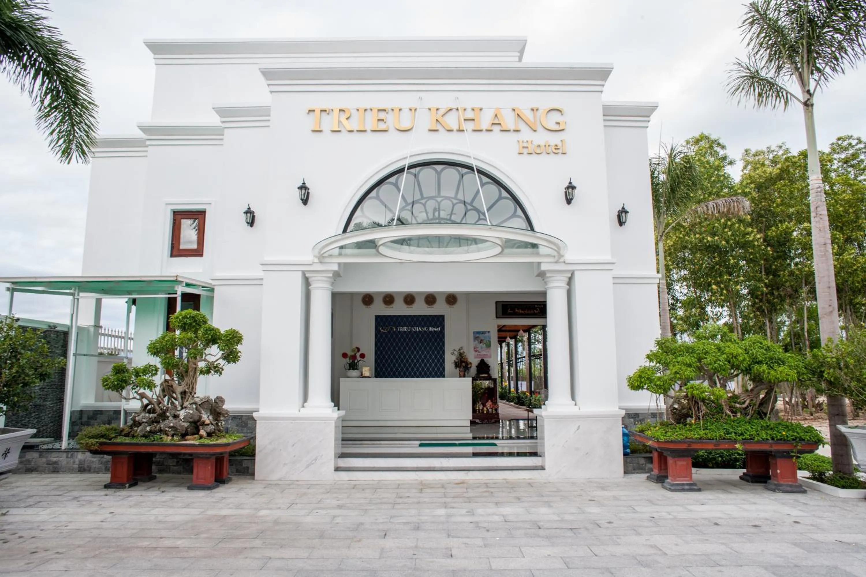 Property building in Trieu Khang Hotel gần sân bay Cam Ranh near Cam Ranh Airport