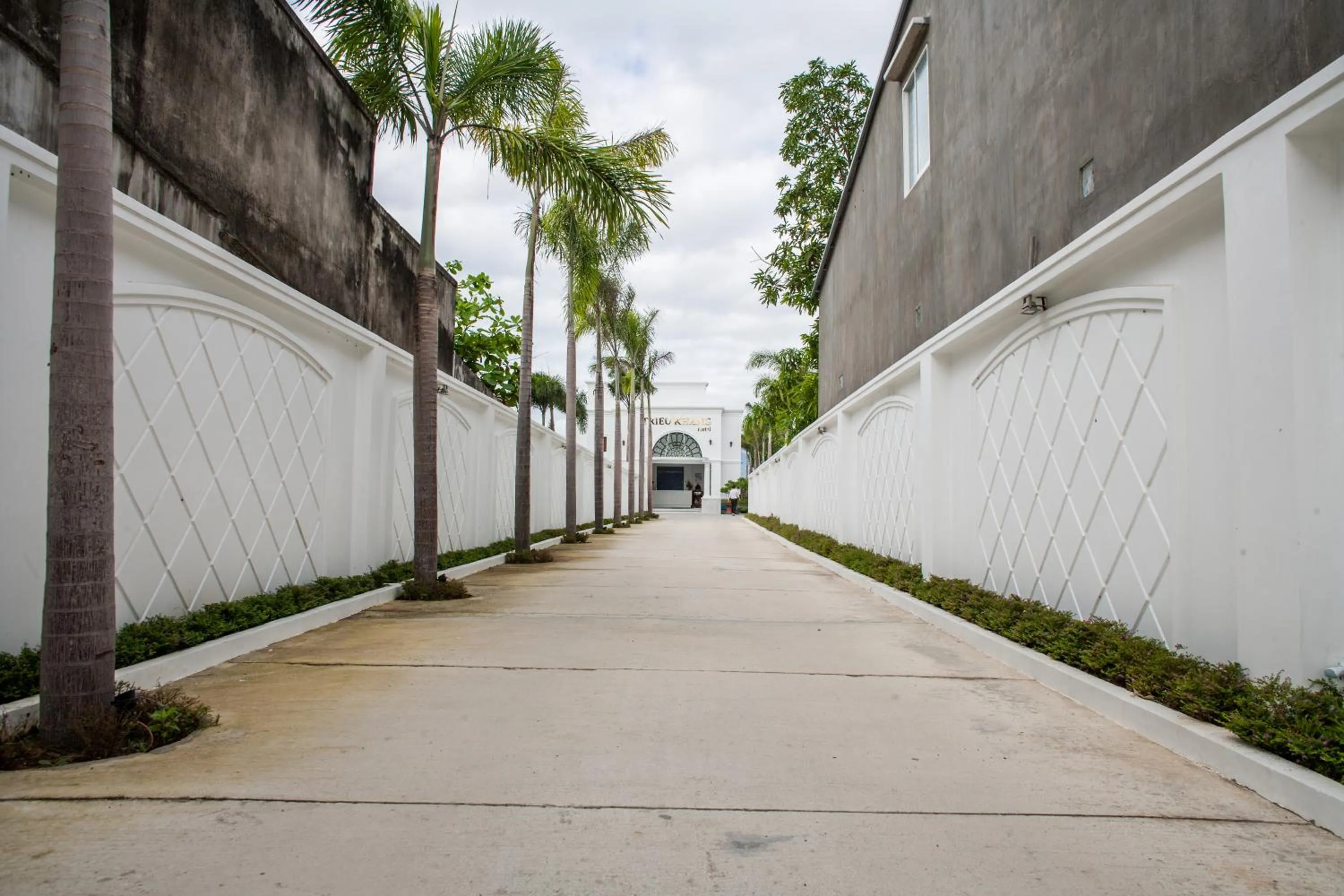 Facade/entrance in Trieu Khang Hotel gần sân bay Cam Ranh near Cam Ranh Airport