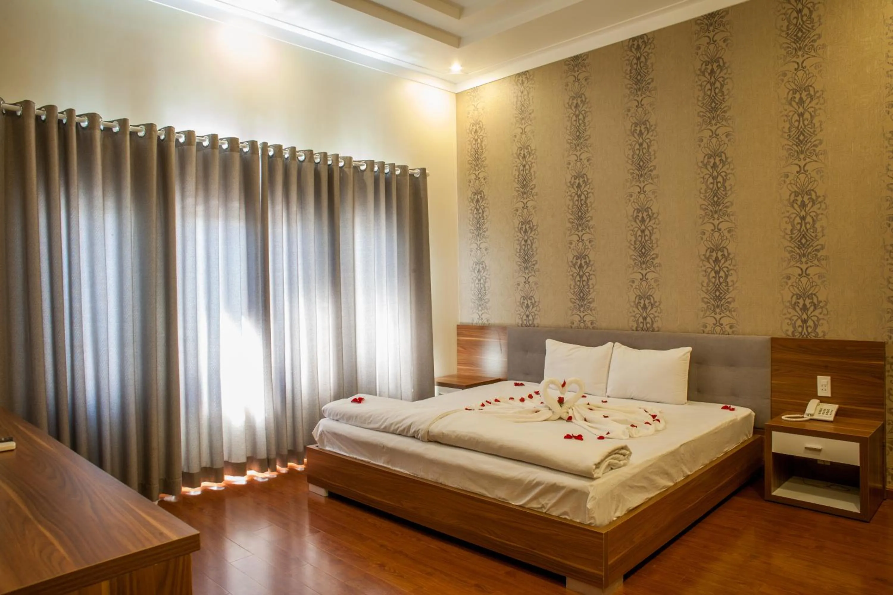 Bedroom, Bed in Trieu Khang Hotel gần sân bay Cam Ranh near Cam Ranh Airport