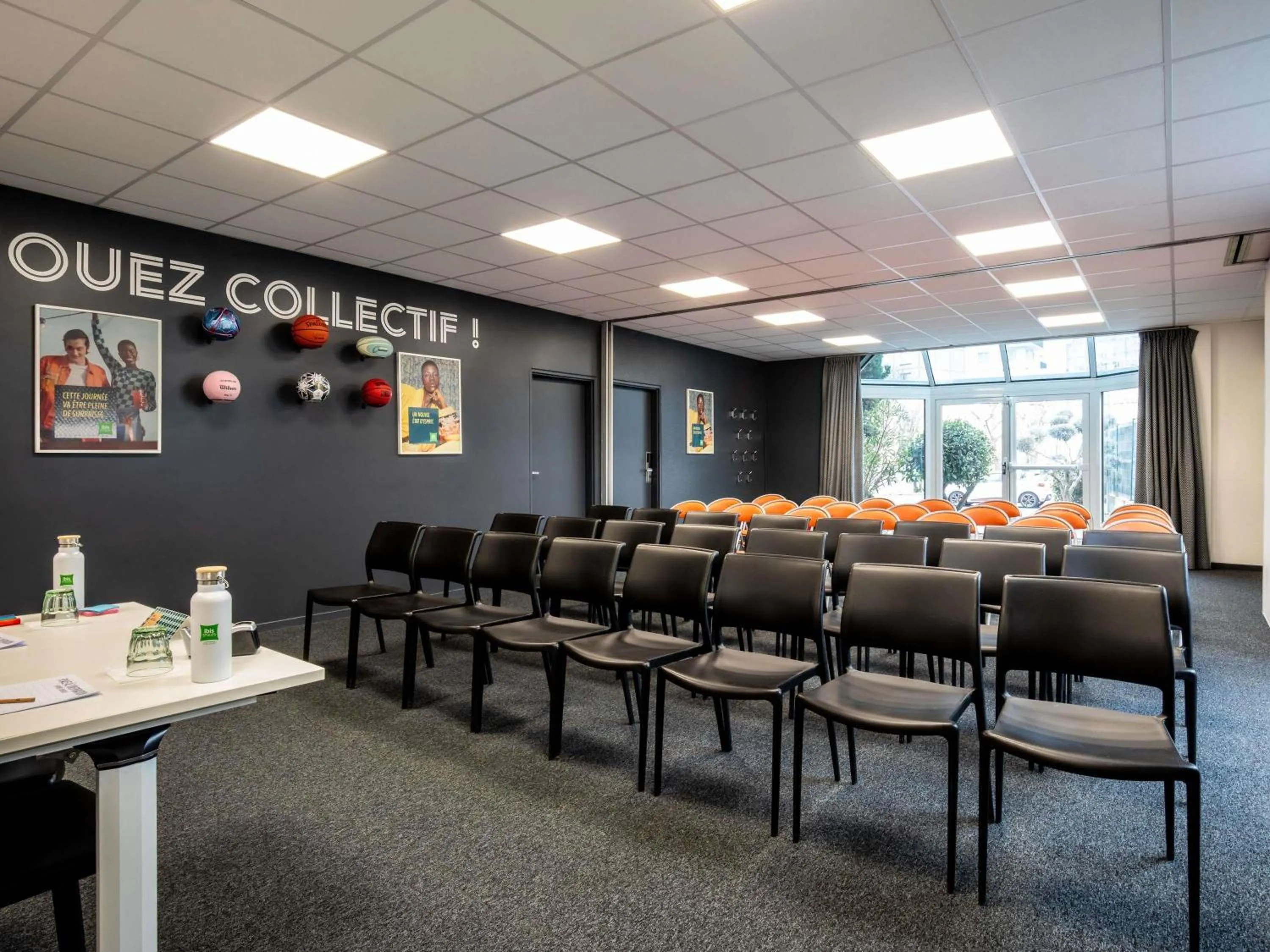 Meeting/conference room in ibis Styles Colombes Paris Ouest (Ouverture Octobre 2025)