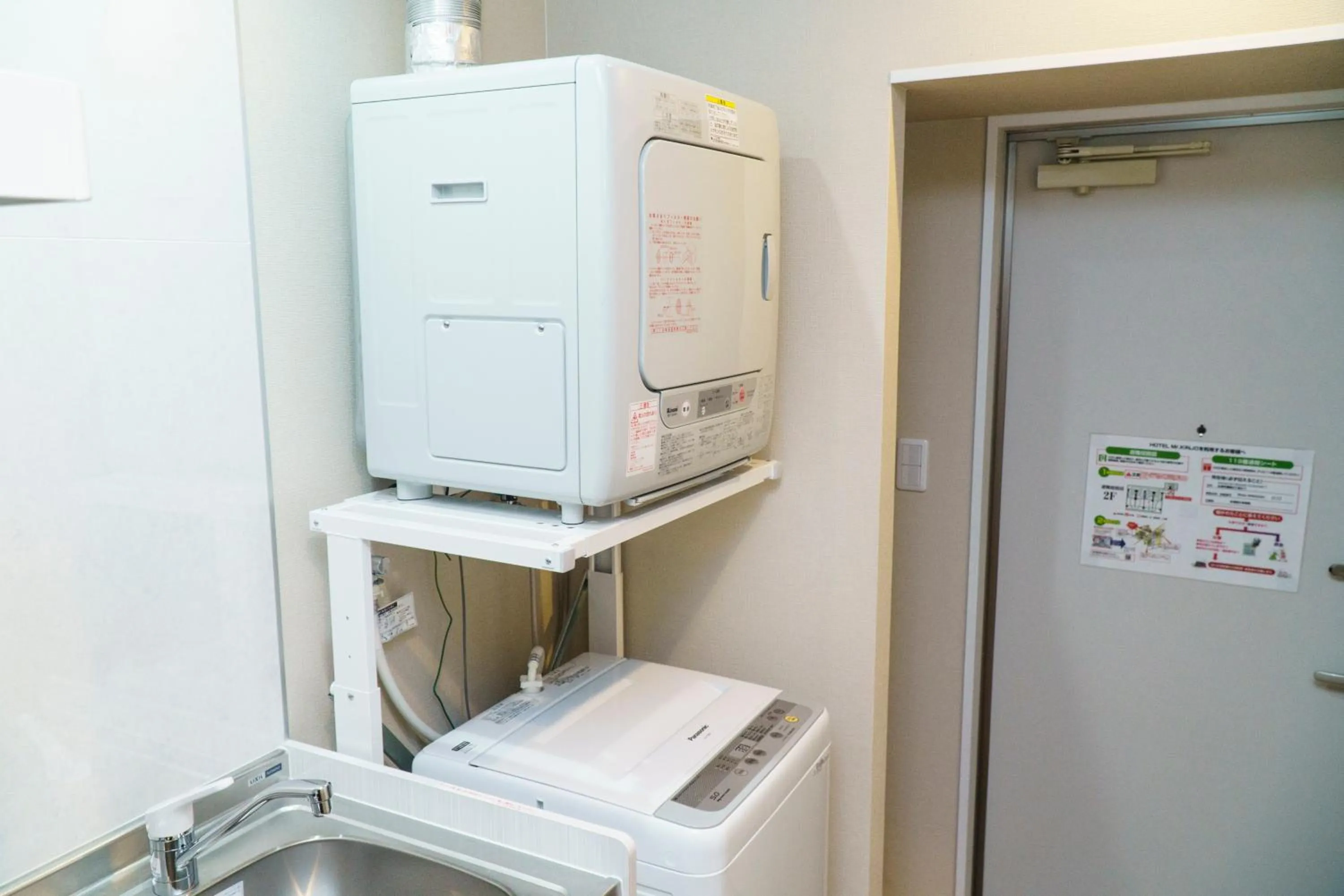 Area and facilities in Mr. Kinjo in Shiozaki