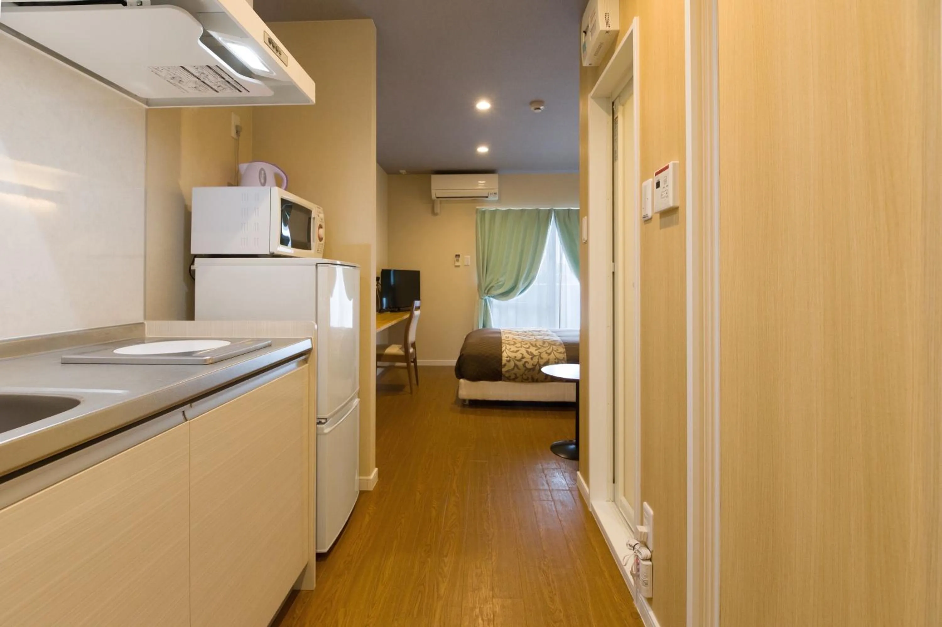 Photo of the whole room, Kitchen/Kitchenette in Mr. Kinjo in Shiozaki