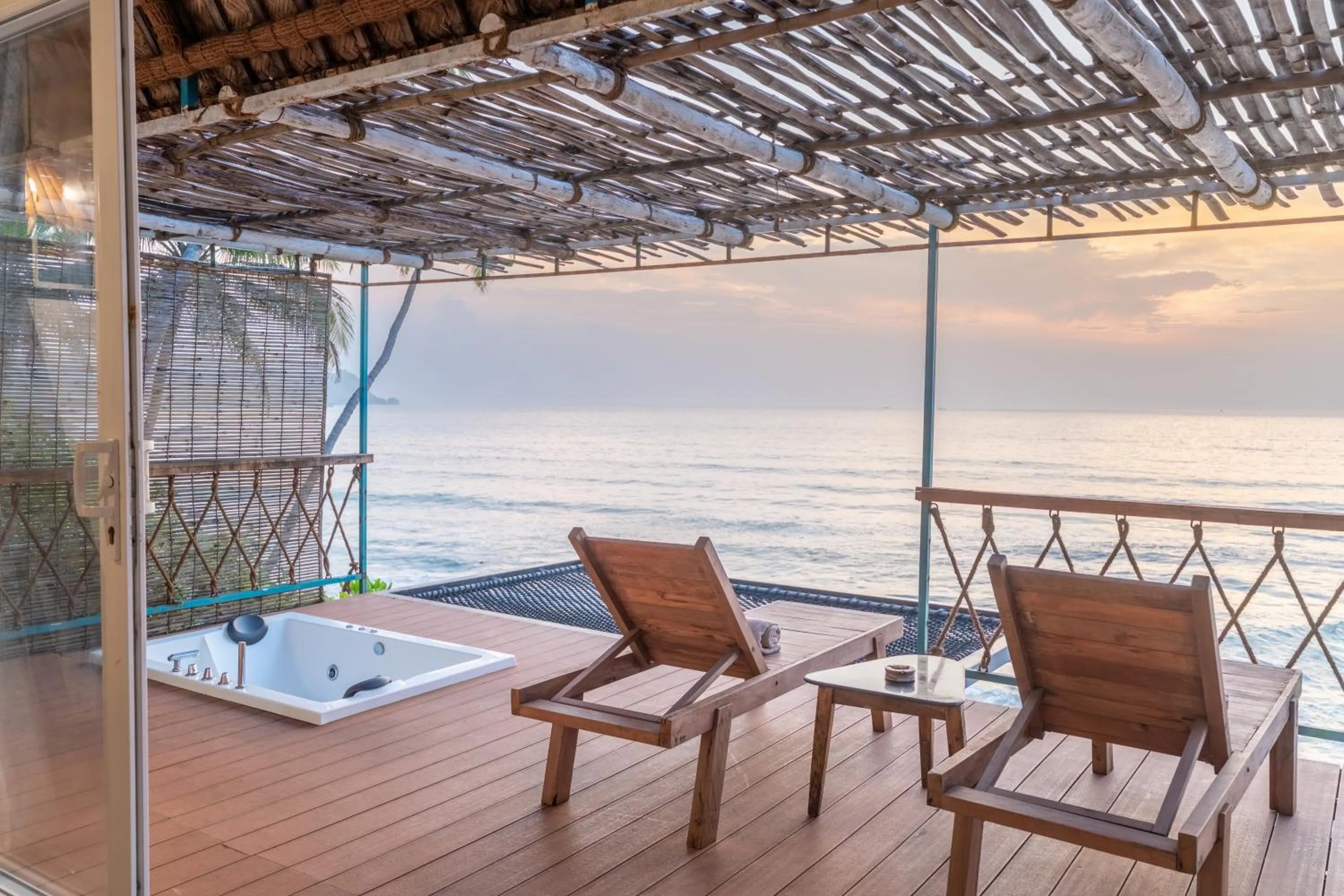 Hot Tub in The Cape Goa