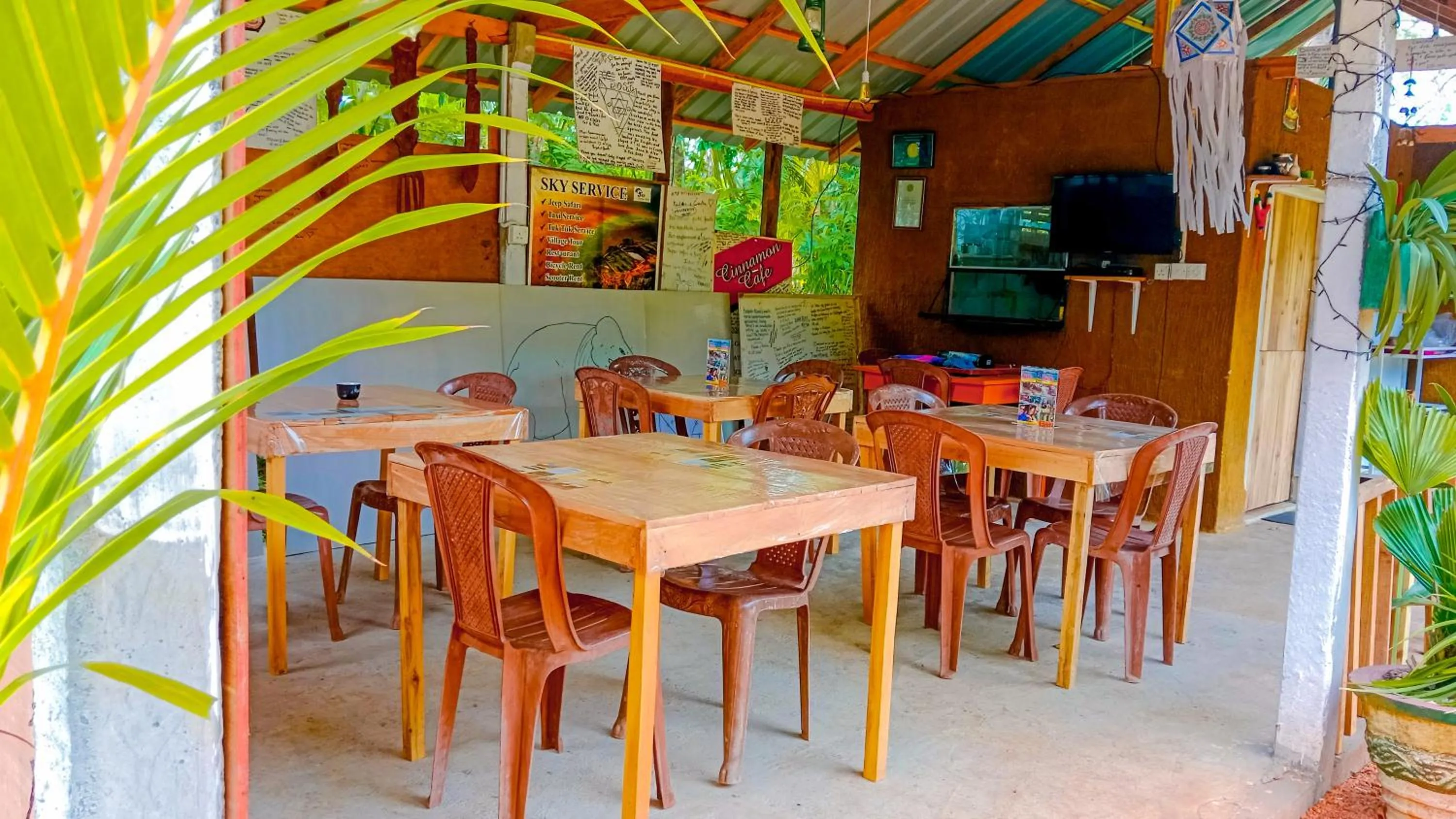 Restaurant/places to eat in Sigiri Sky Home & TreeHouse