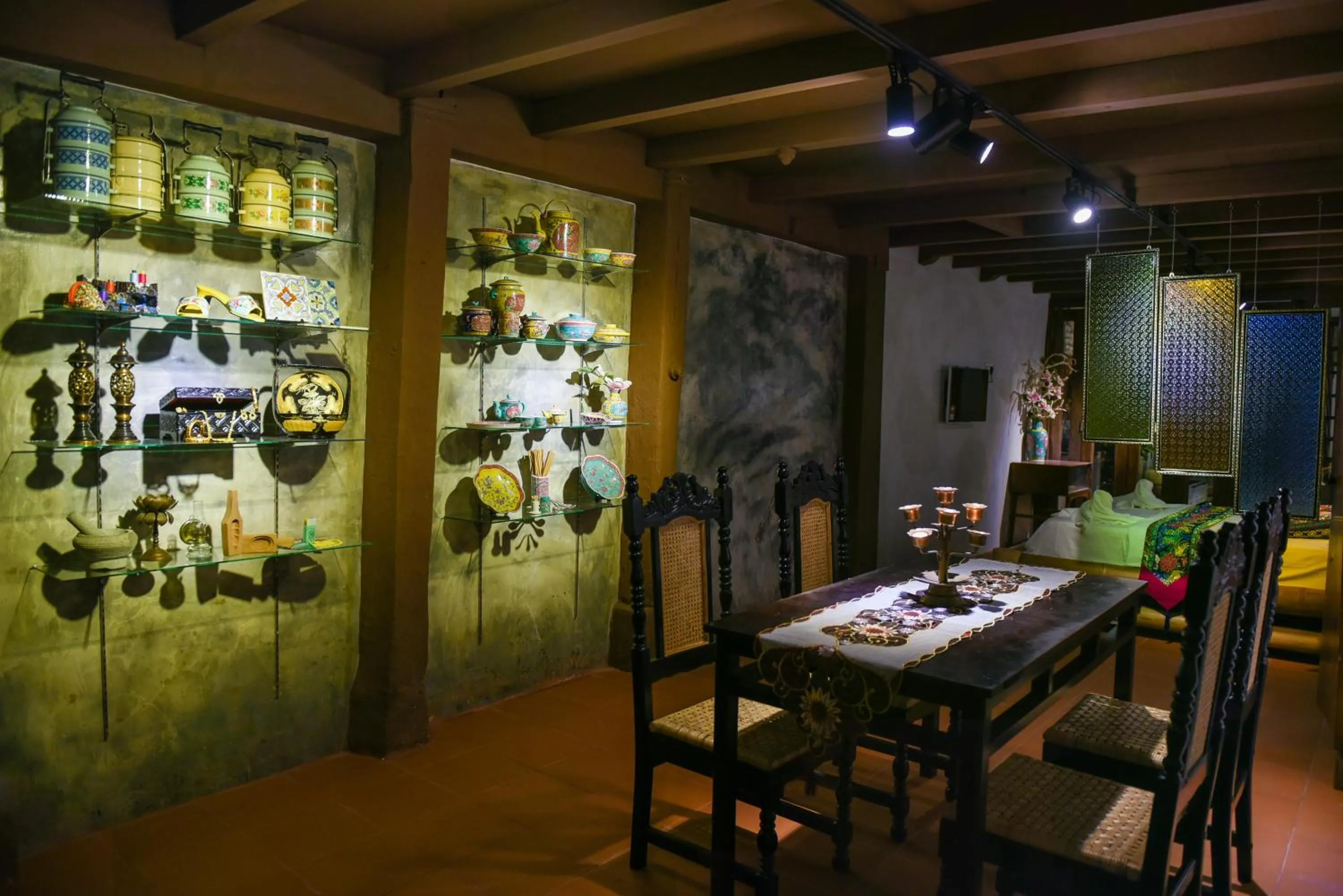 Photo of the whole room in Ohana House @ 15 Kuli