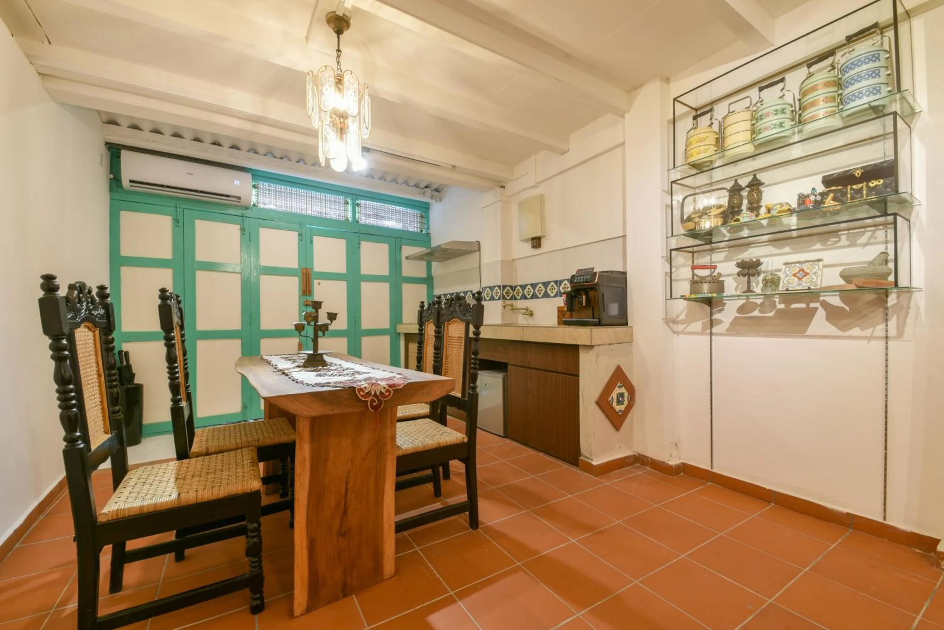 Seating area in Ohana House @ 15 Kuli