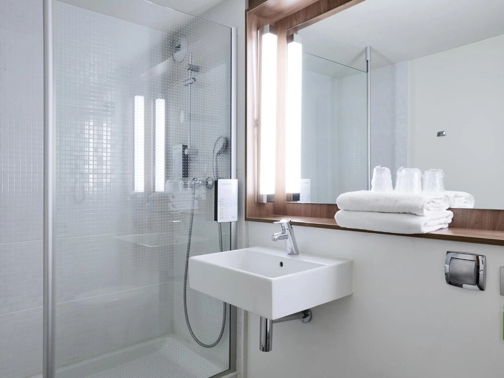 Bedroom in Campanile L'Isle d'Abeau - Bourgoin Jallieu