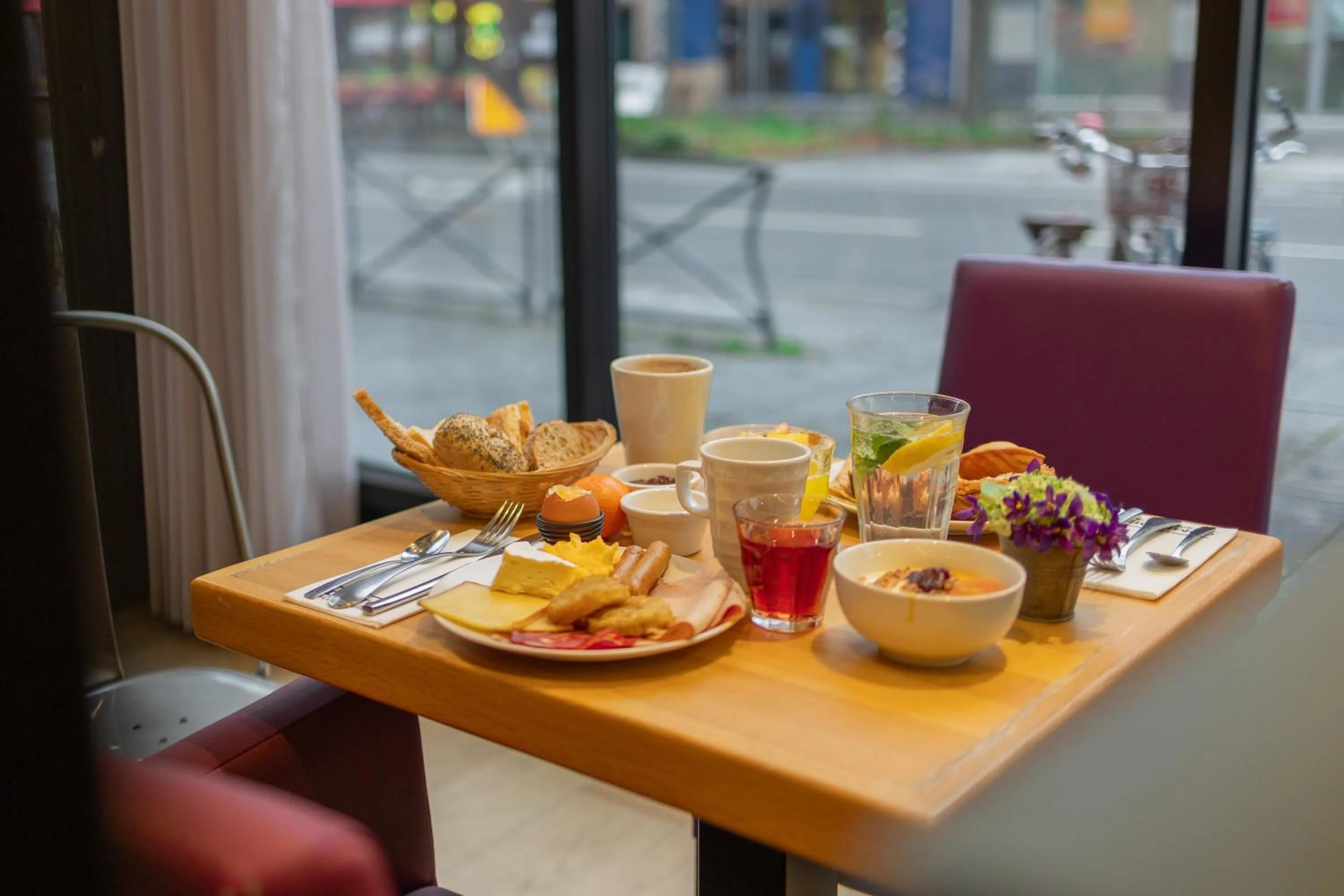 Breakfast in Campanile Rennes Centre - Gare
