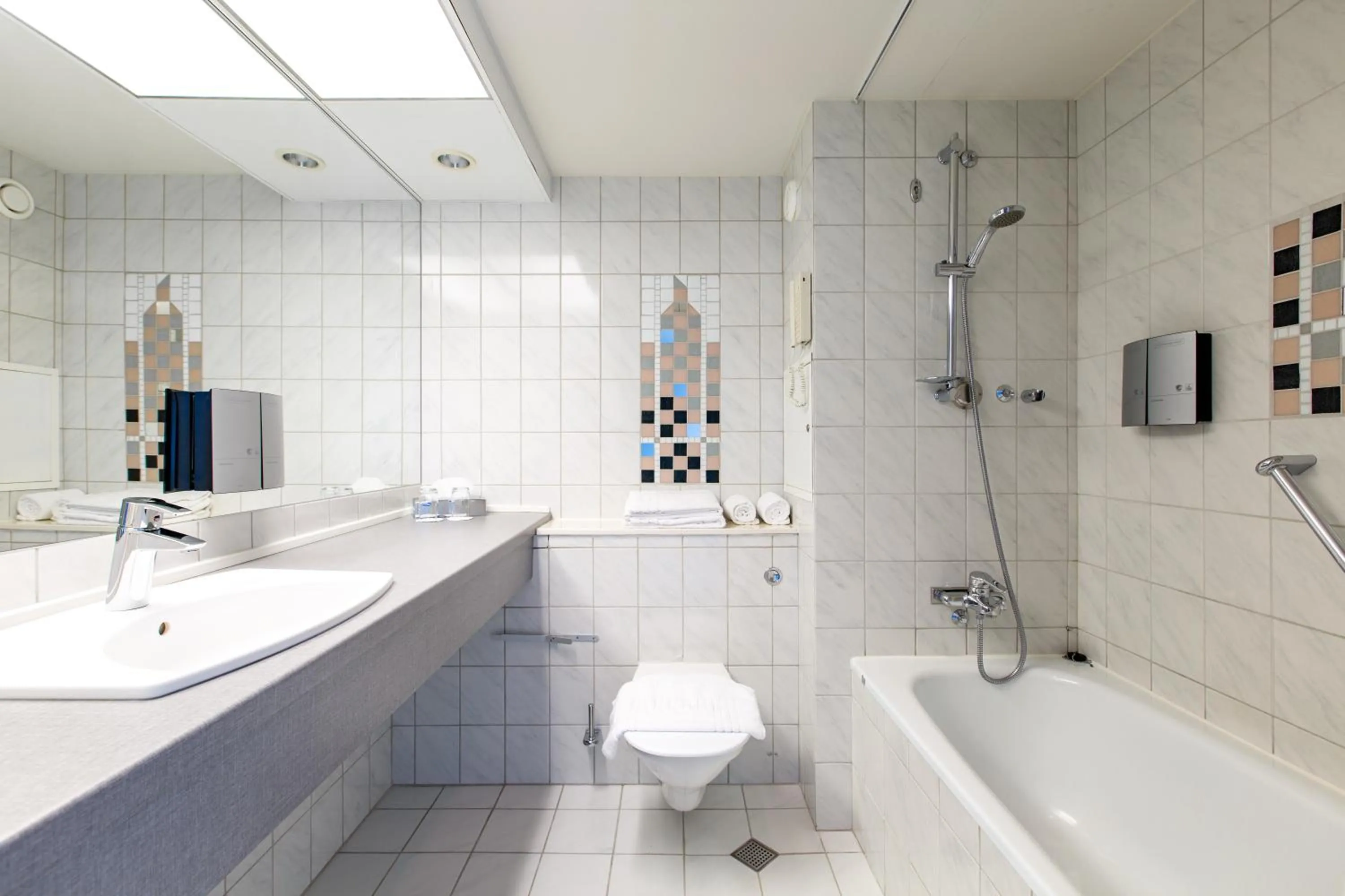 Toilet in Best Western Plus Hotel Plaza