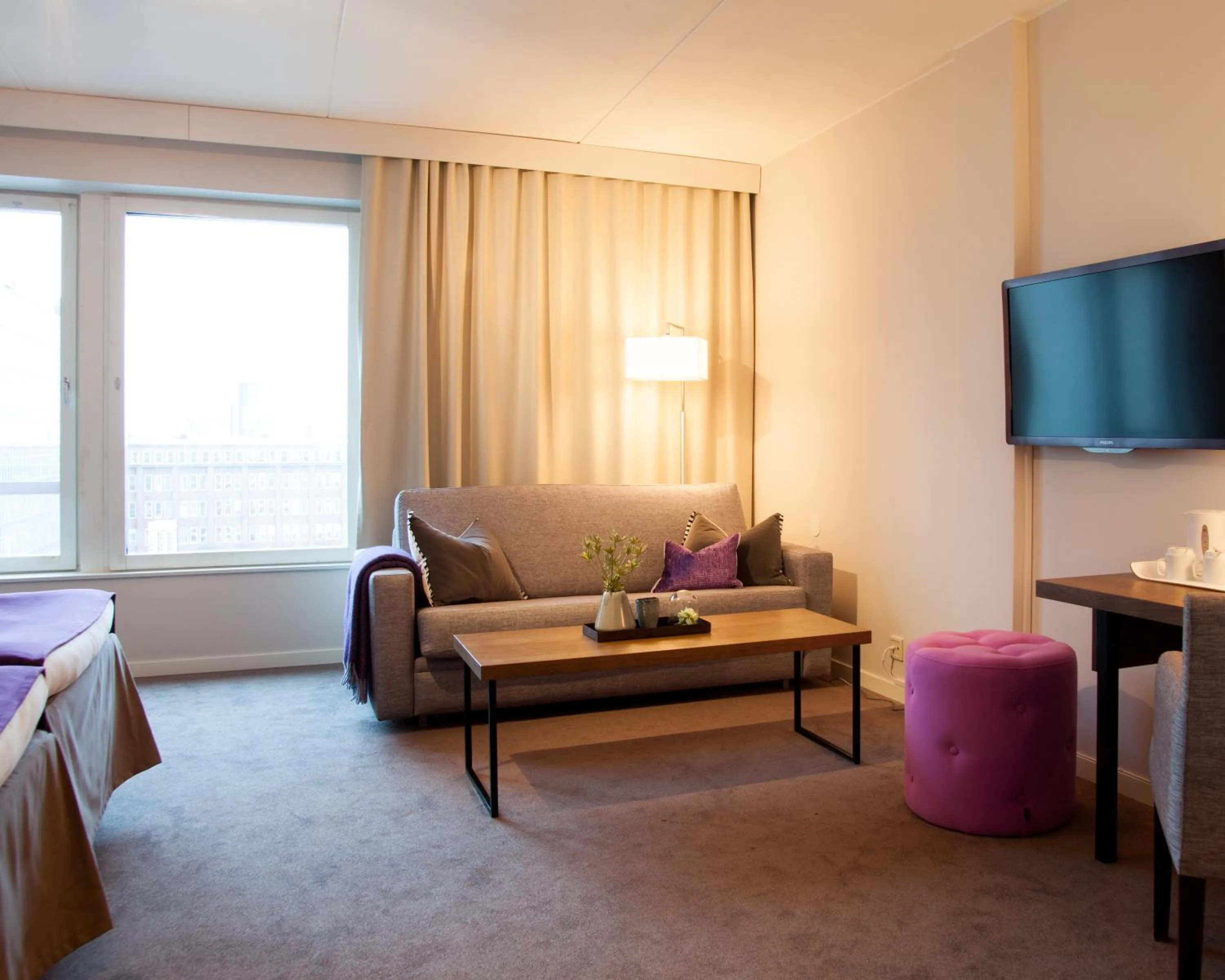 TV and multimedia in Best Western Plus Hotel Plaza