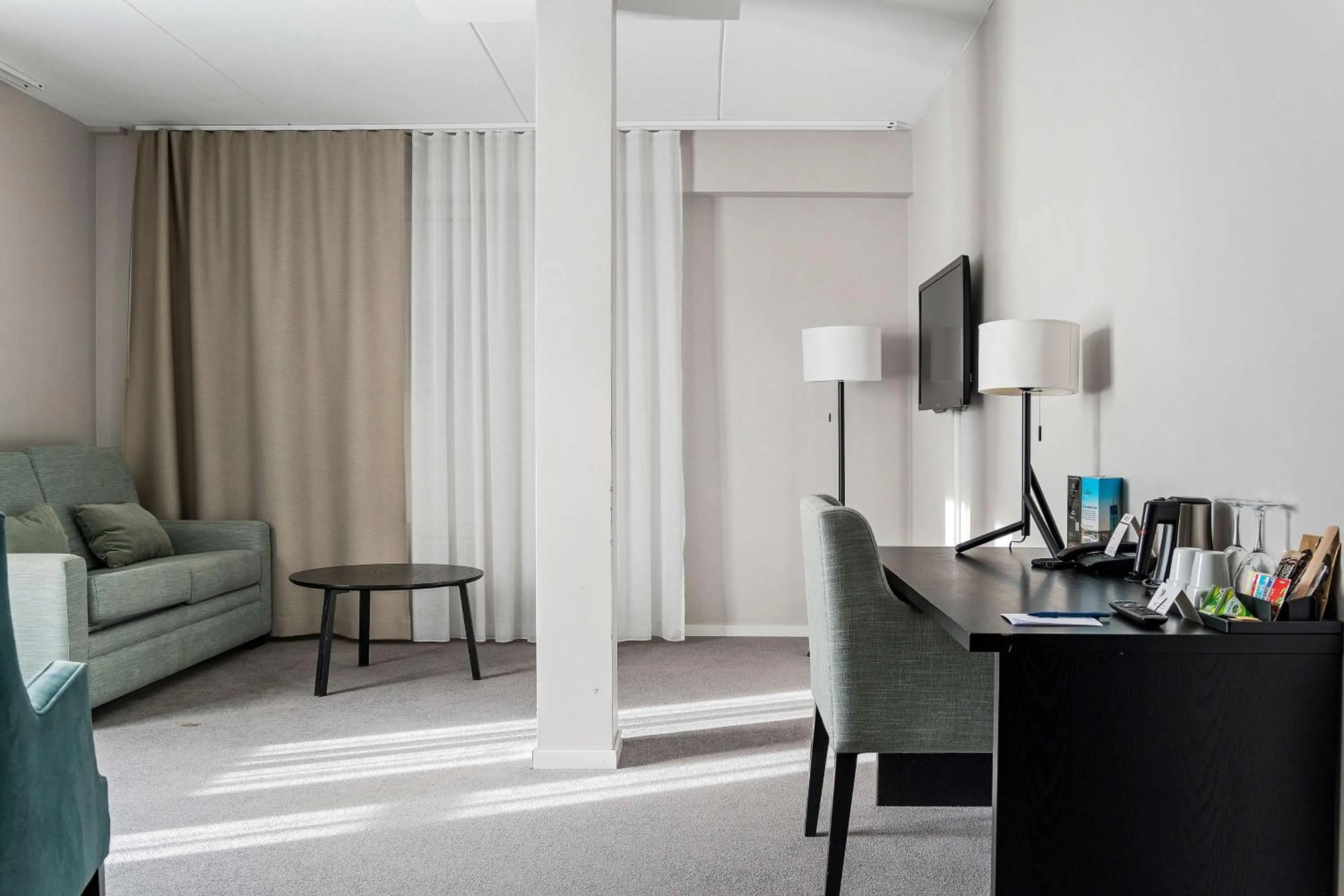 Bedroom in Best Western Plus Hotel Plaza