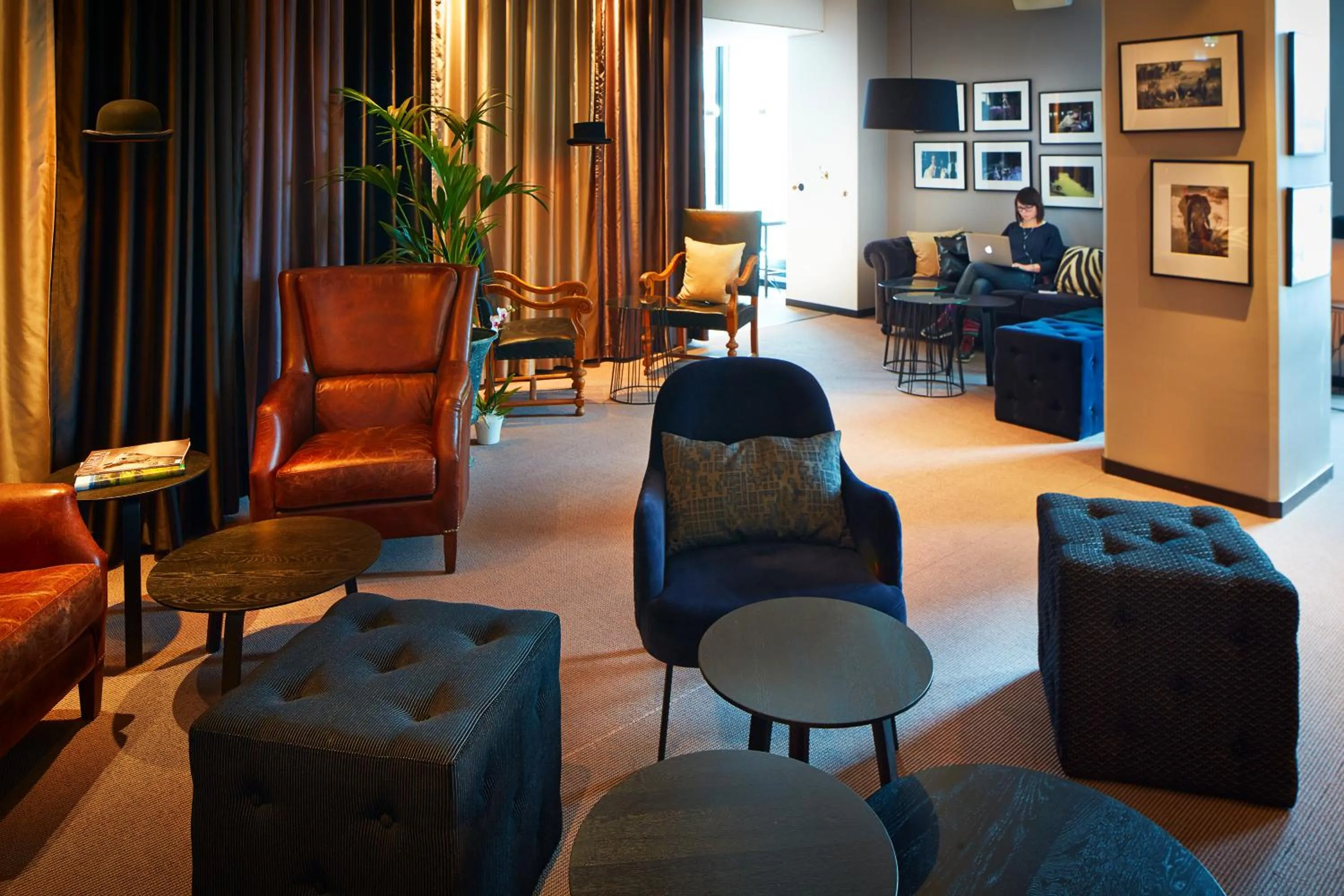 Communal lounge/ TV room in Best Western Plus Hotel Plaza