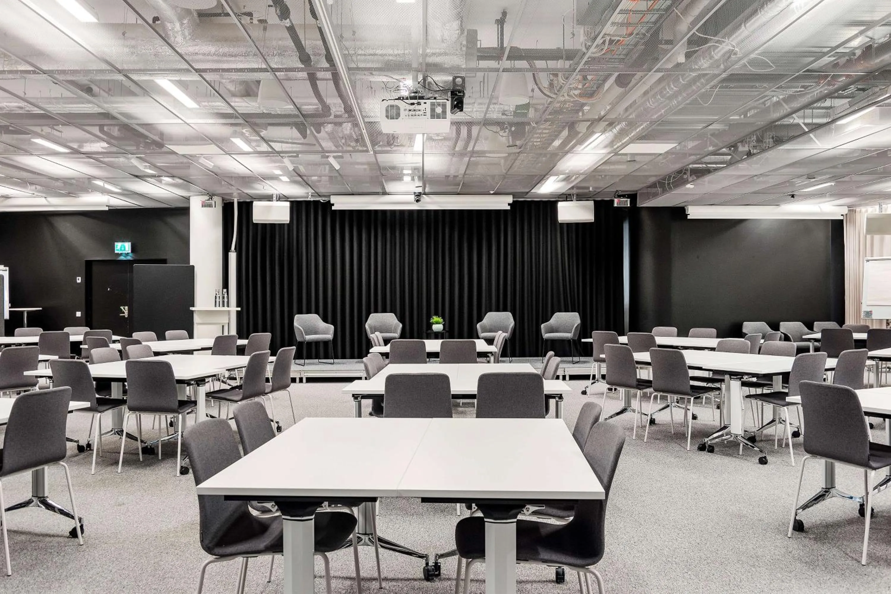 Meeting/conference room in Best Western Plus Hotel Plaza