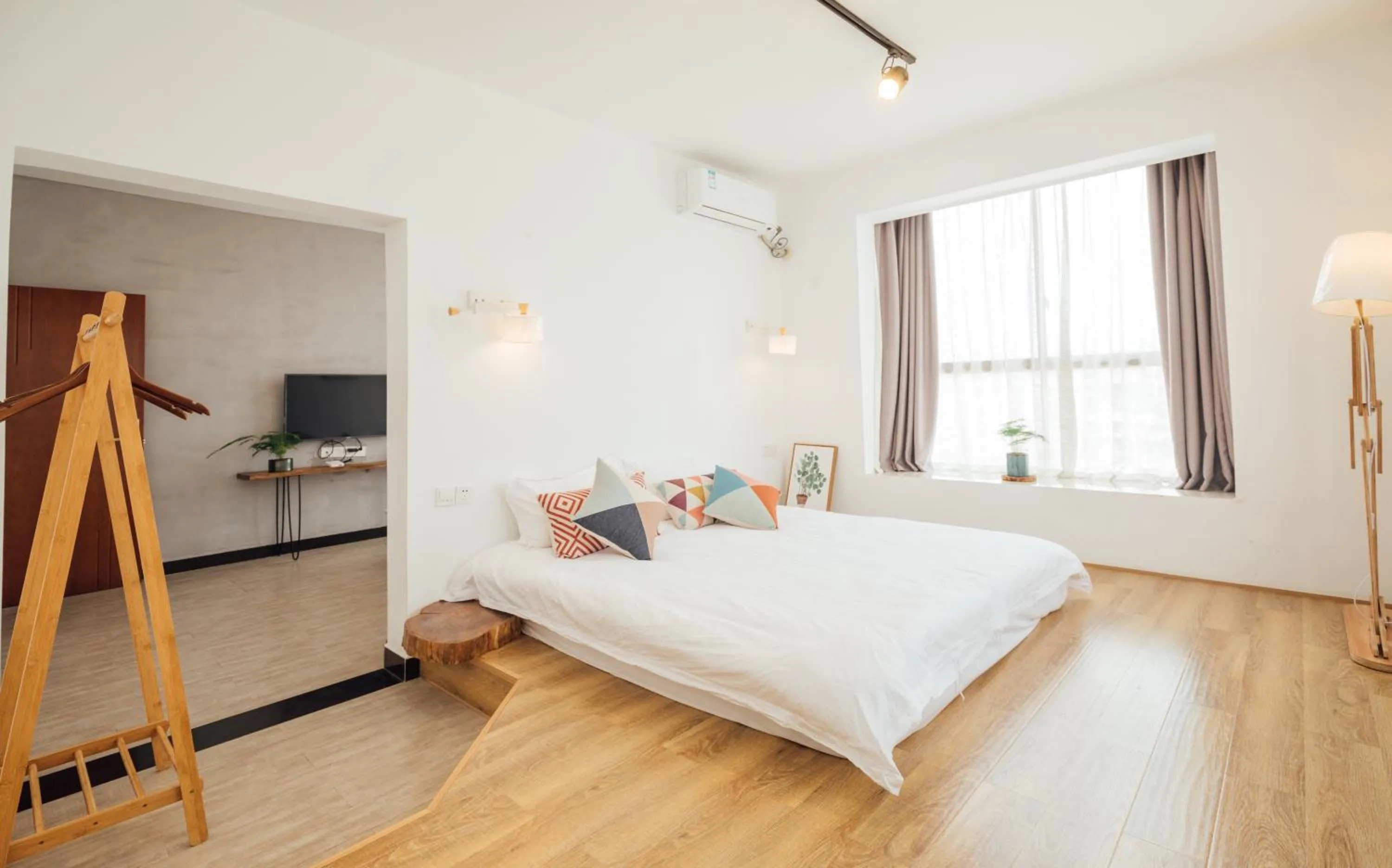 Photo of the whole room in Zhangjiajie Zhijue Art Hotel