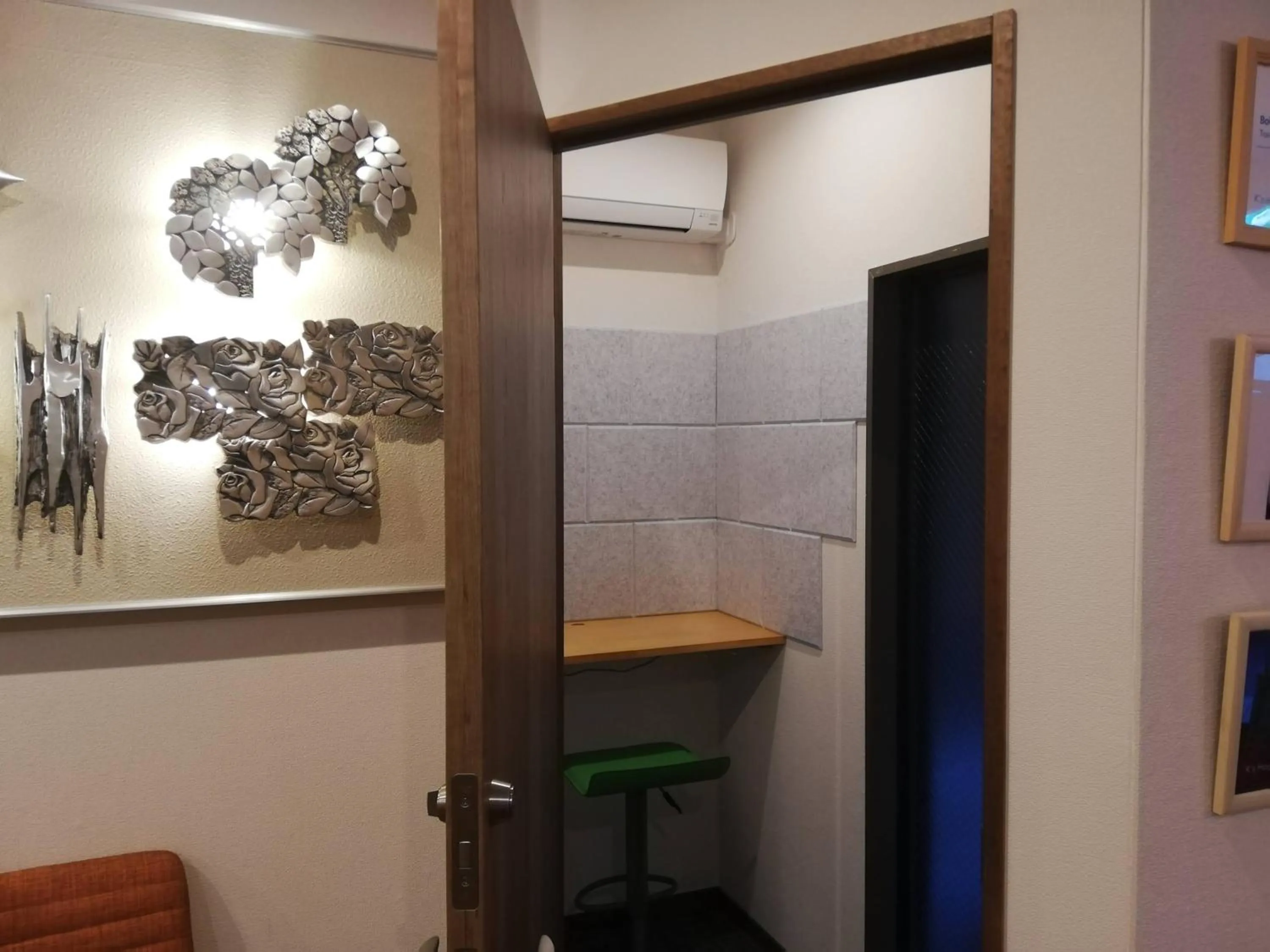 Business facilities in K's House Kanazawa - Travelers Hostel