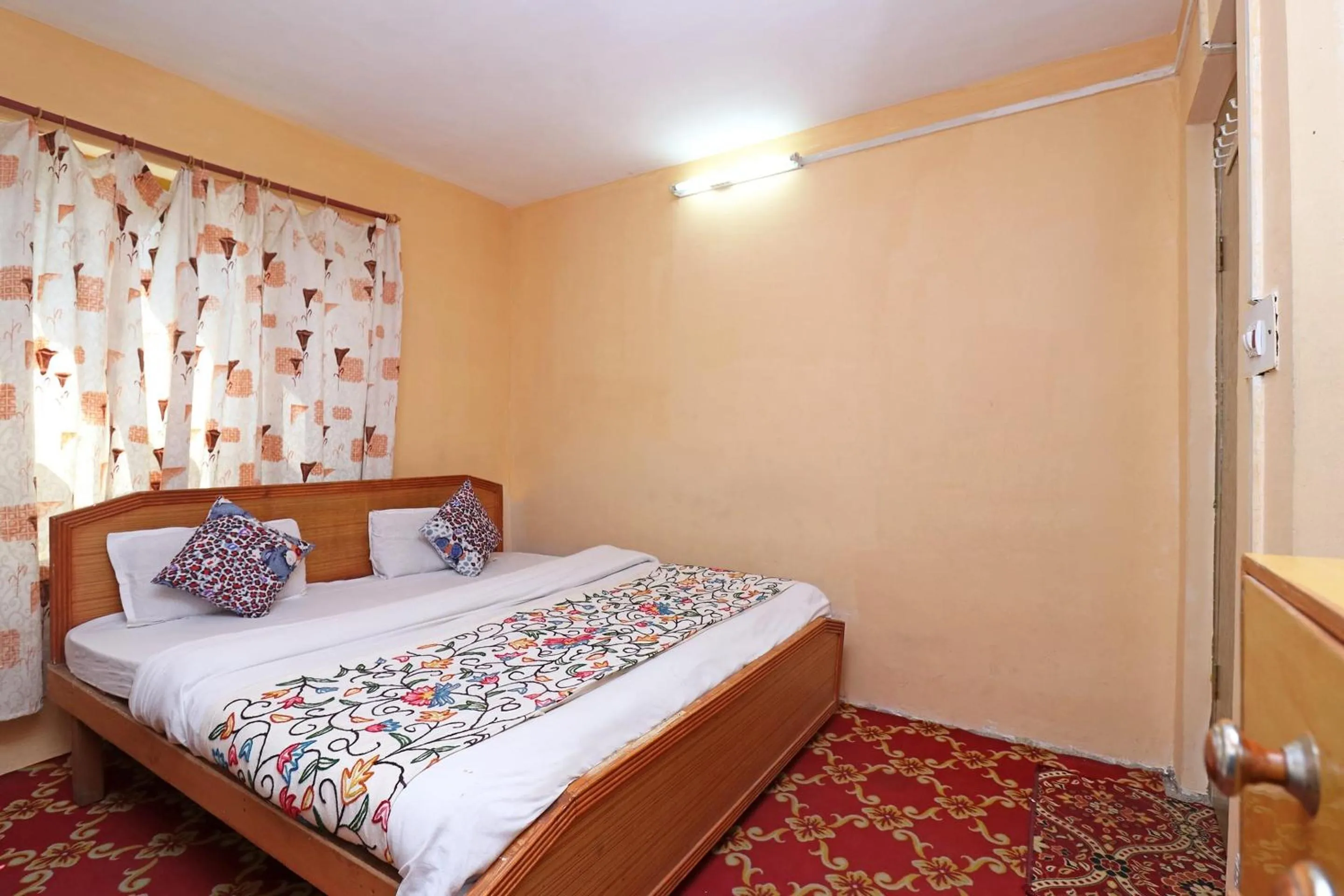 Bedroom, Bed in Hotel Bright Palace