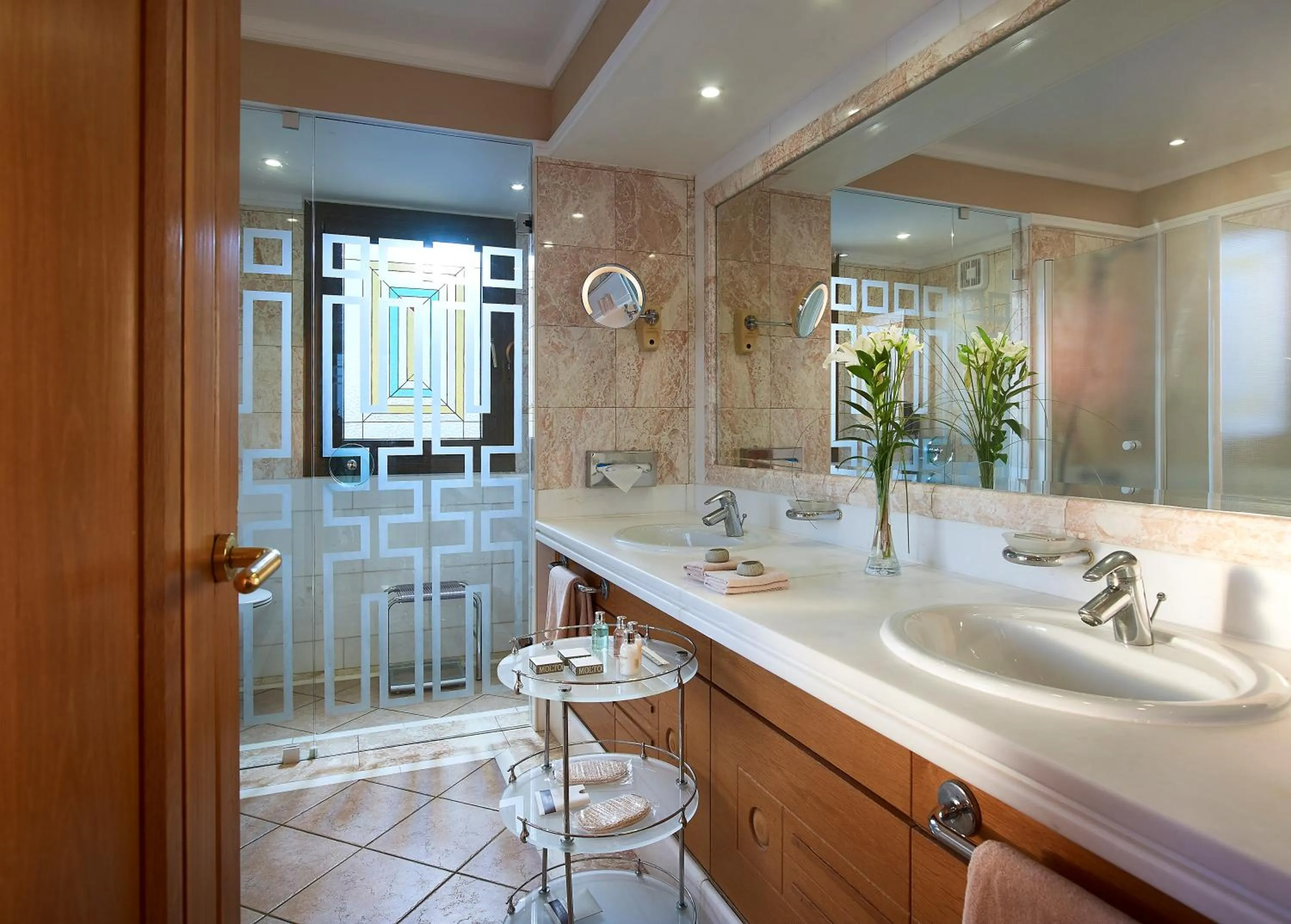 Shower in Knossos Royal Villas