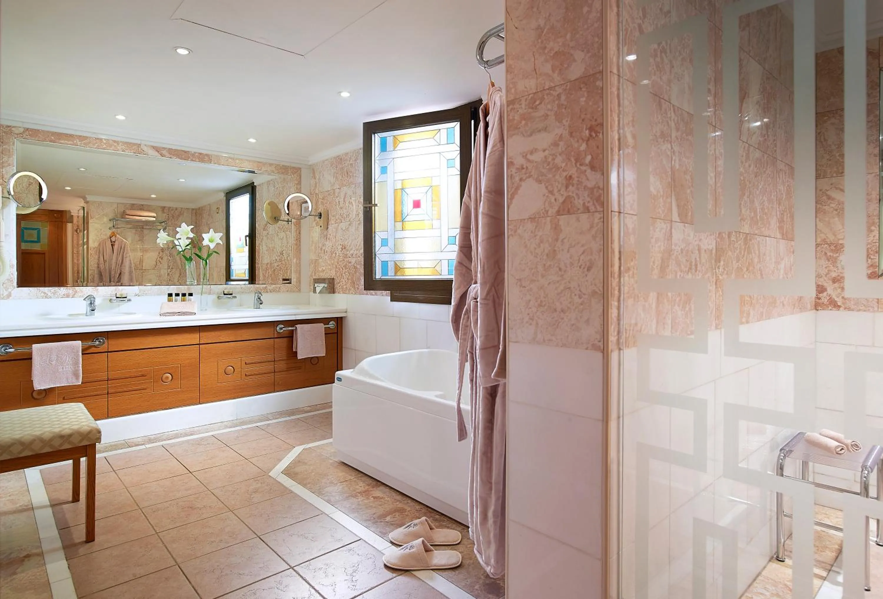 Shower in Knossos Royal Villas