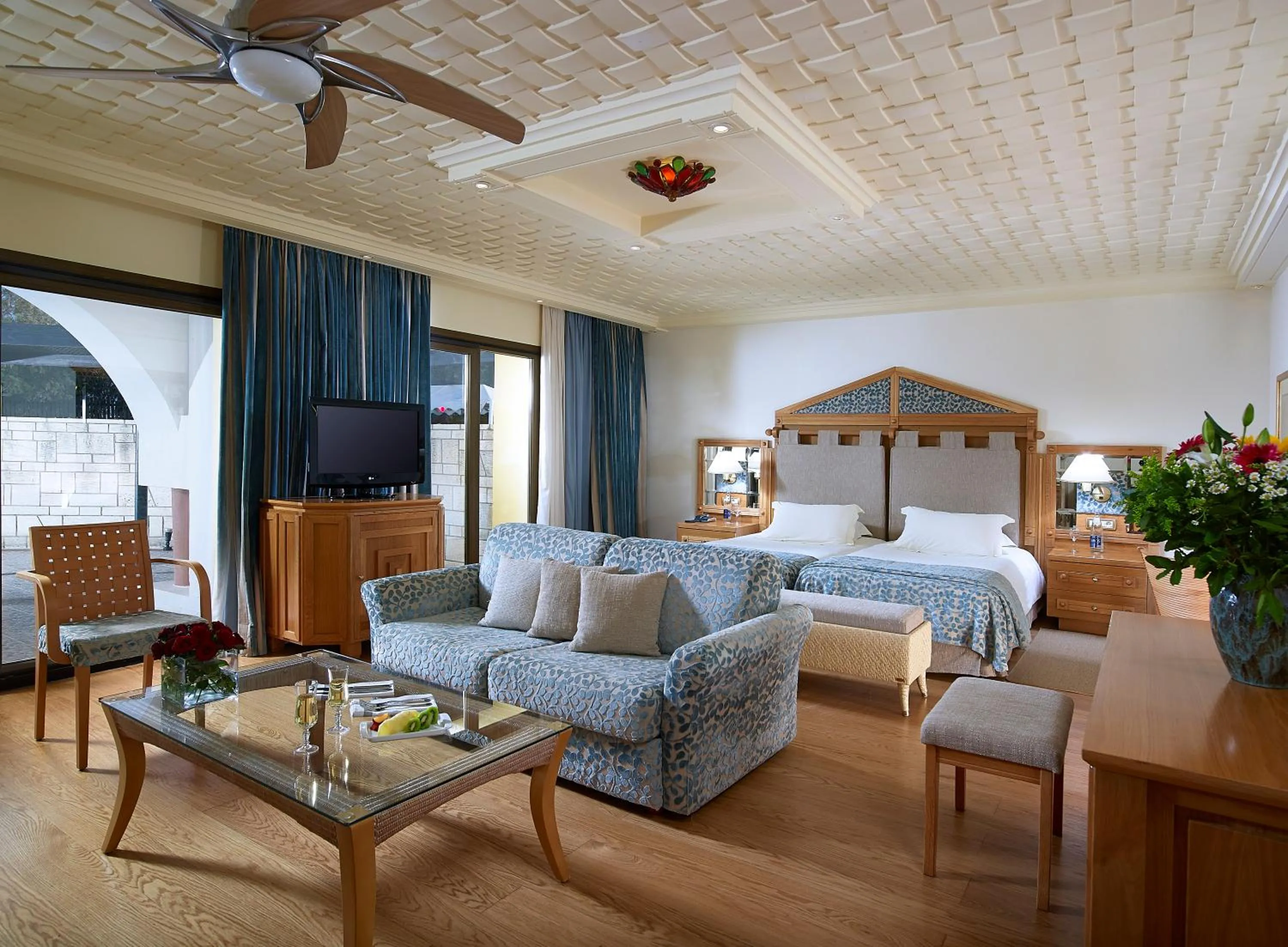 Photo of the whole room in Knossos Royal Villas