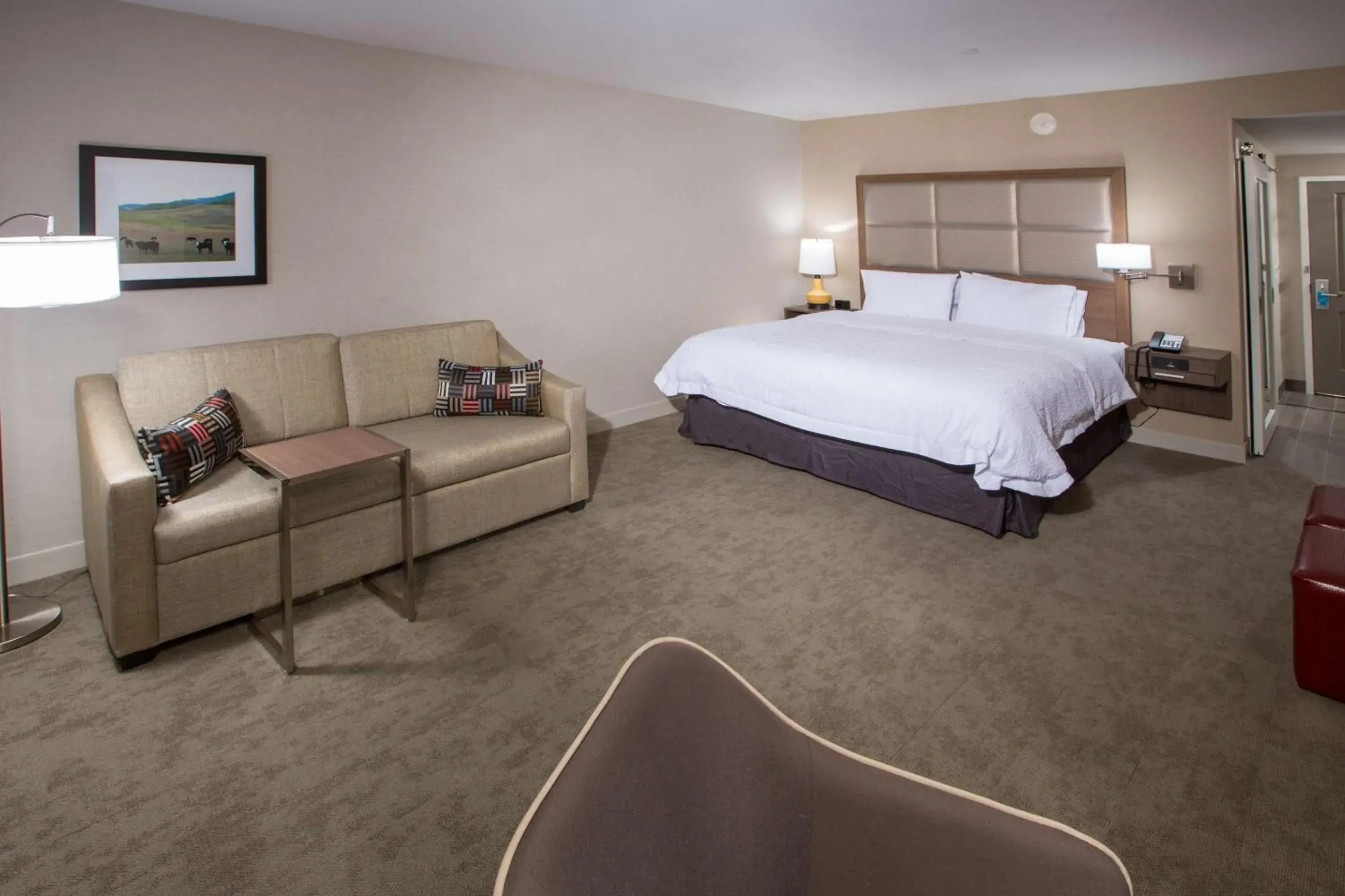King Room with Sofa Bed - Hearing Accessible/Non-Smoking in Hampton Inn & Suites Buellton/Santa Ynez Valley, Ca King Room with Sofa Bed - Hearing Accessible/Non-Smoking in Hampton Inn & Suites Buellton/Santa Ynez Valley, Ca
