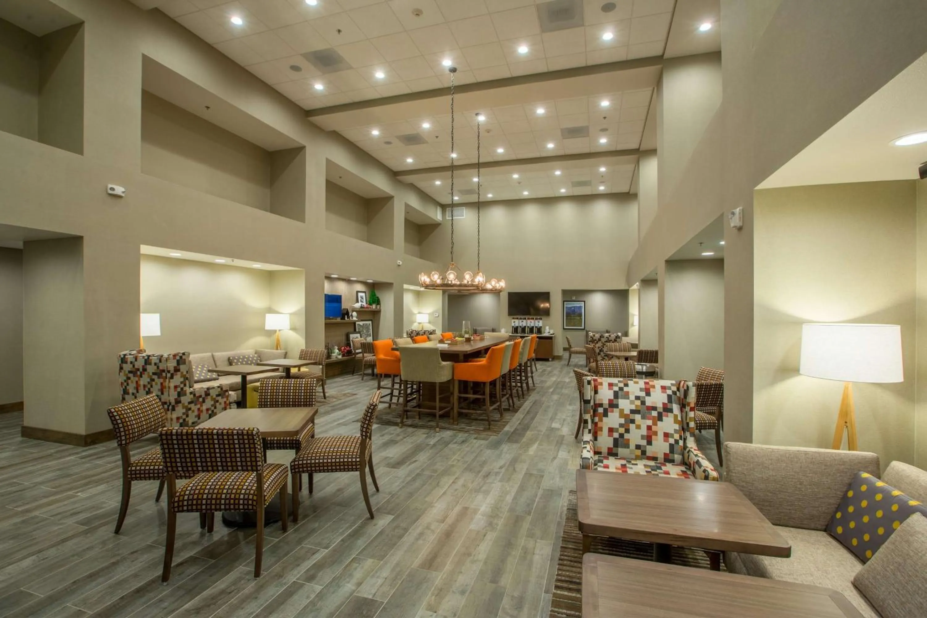 Dining area in Hampton Inn & Suites Buellton/Santa Ynez Valley, Ca
