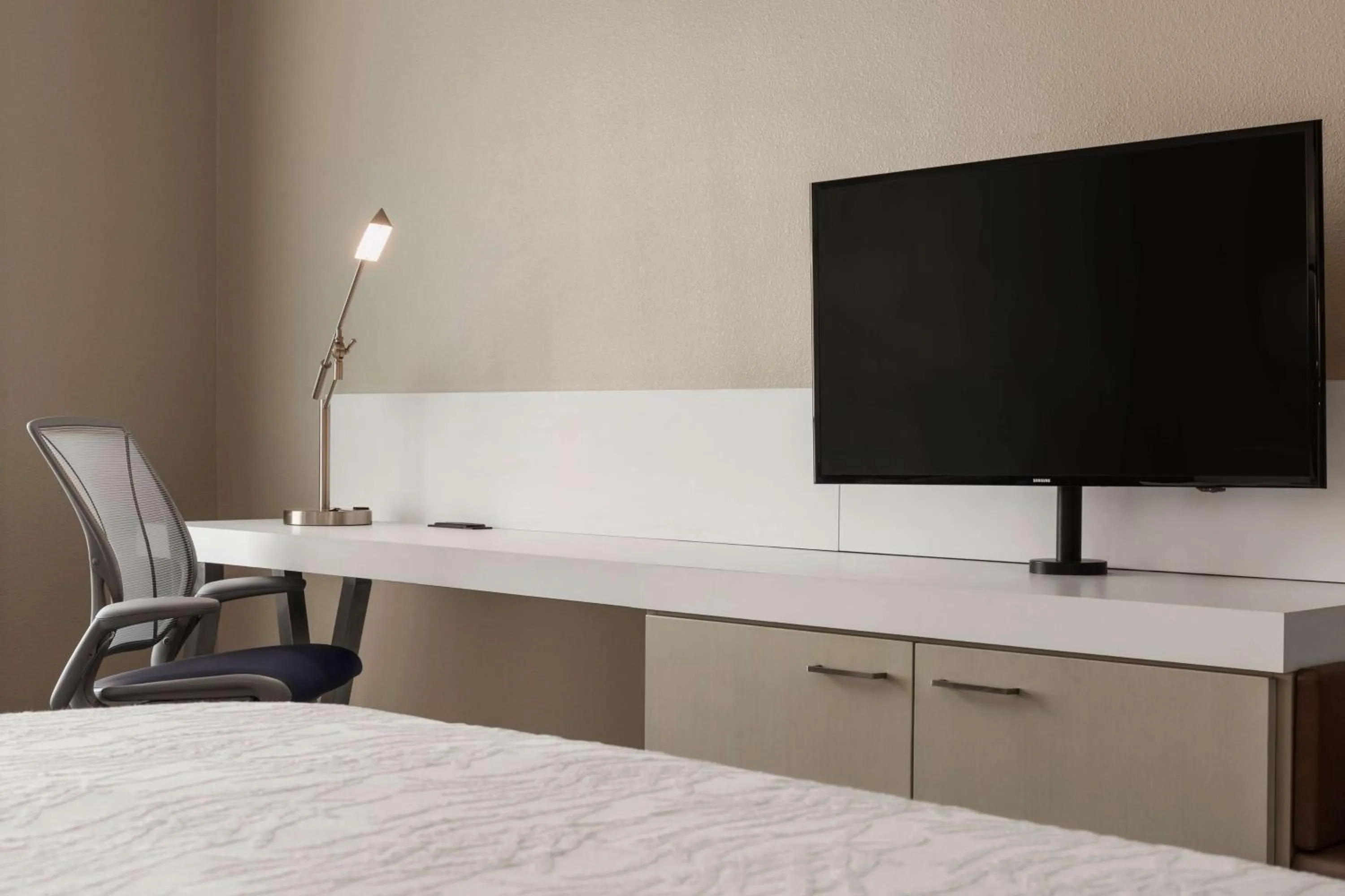 Bedroom in Hilton Garden Inn Houston-Baytown