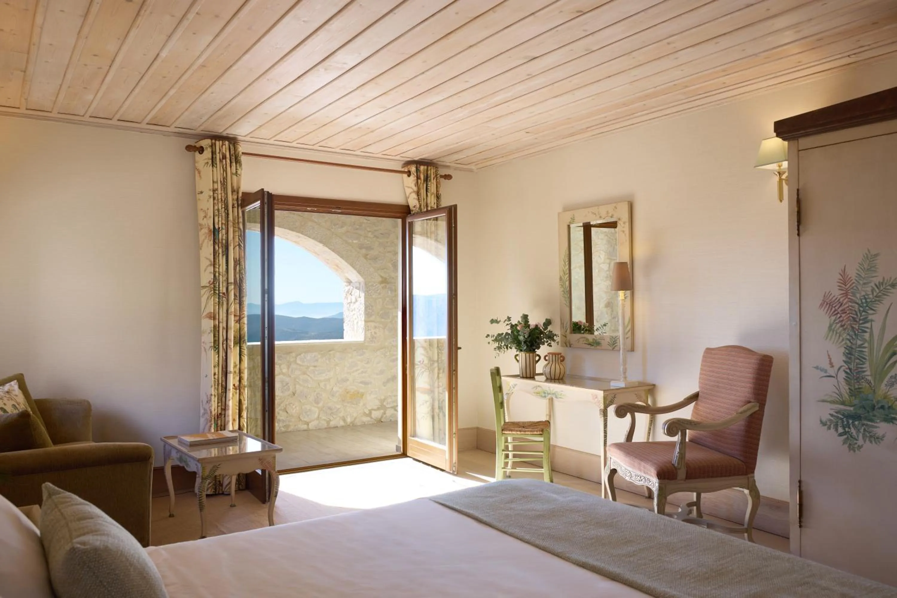 Bed in Santa Marina Arachova Resort & Spa