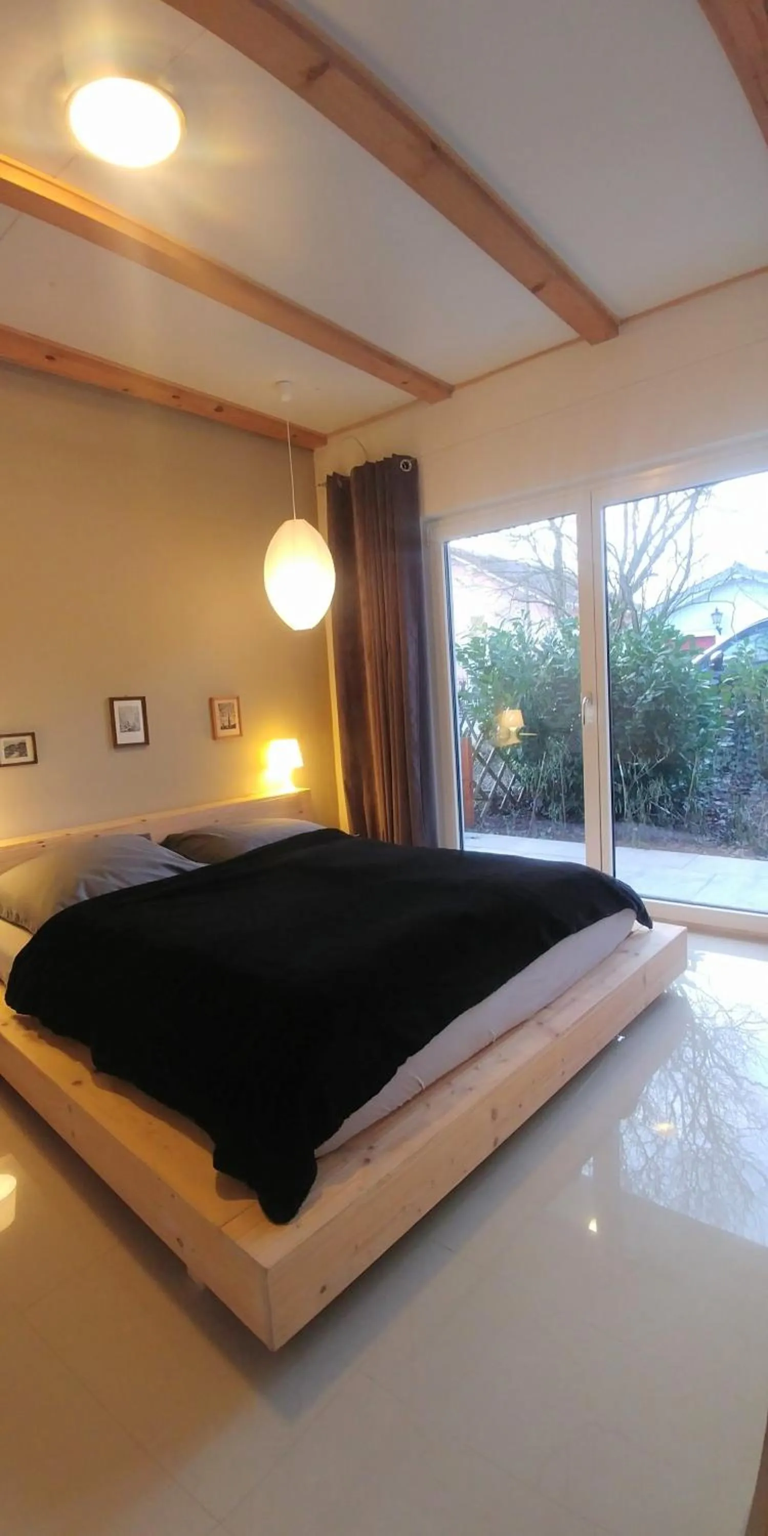 Bed in Pension an der Elsterbrücke