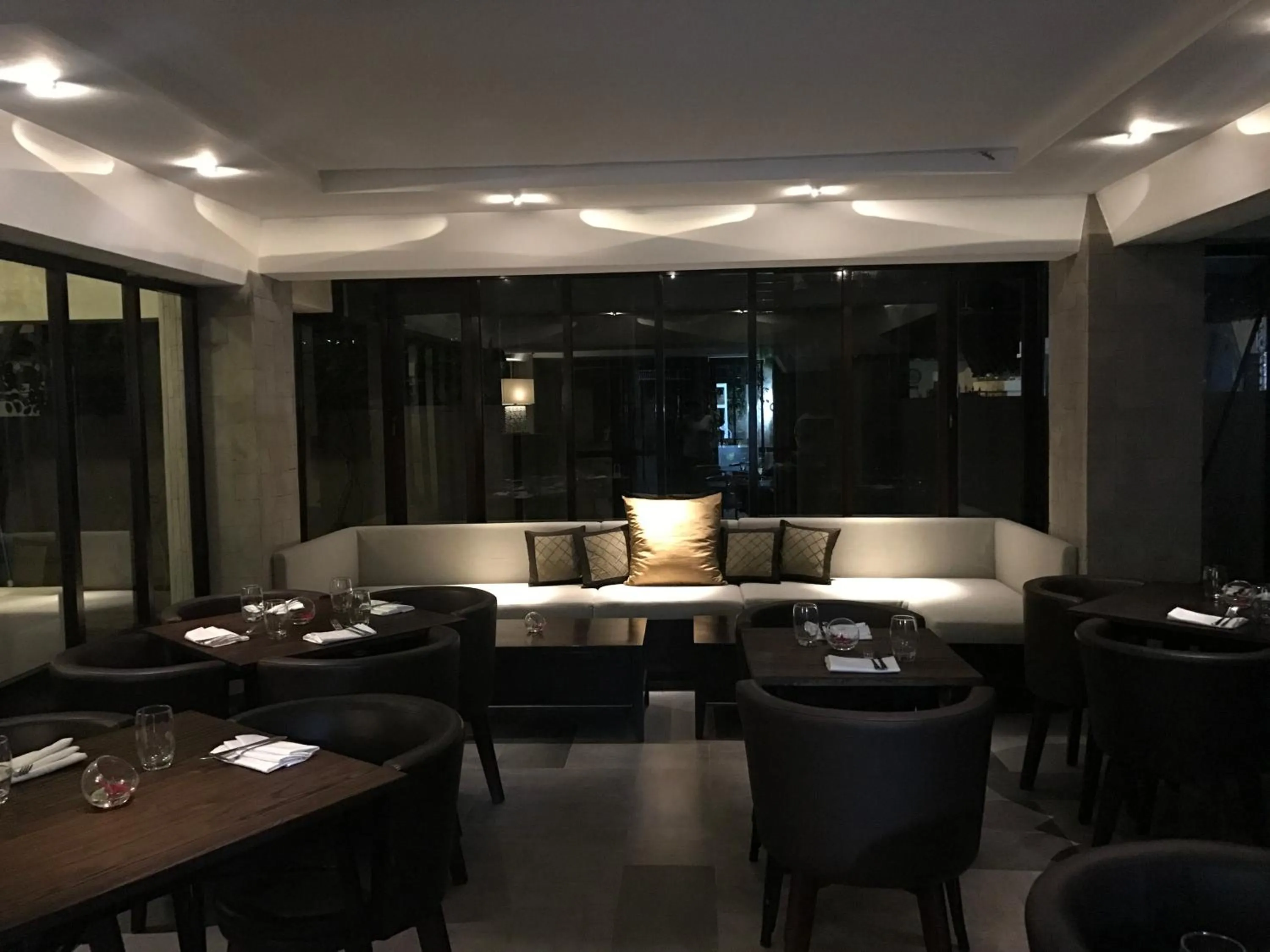 Restaurant/places to eat in Anshel Hotel Seminyak