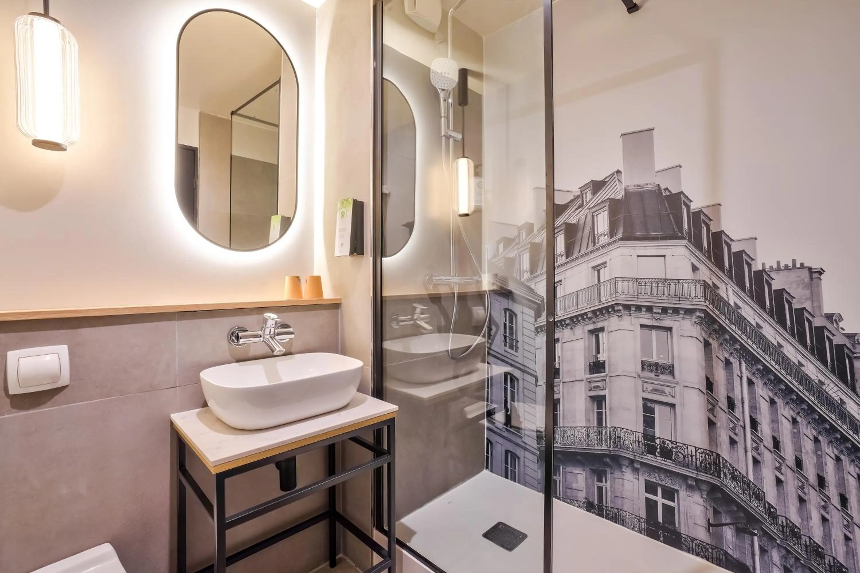 Bathroom in Campanile Paris Ouest - Pont de Suresnes