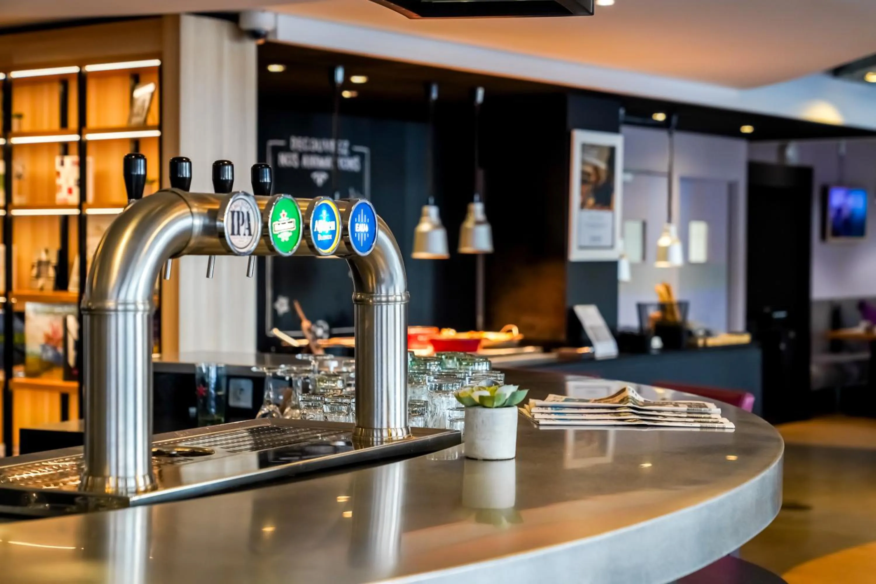 Restaurant/places to eat in Campanile Paris Ouest - Pont de Suresnes