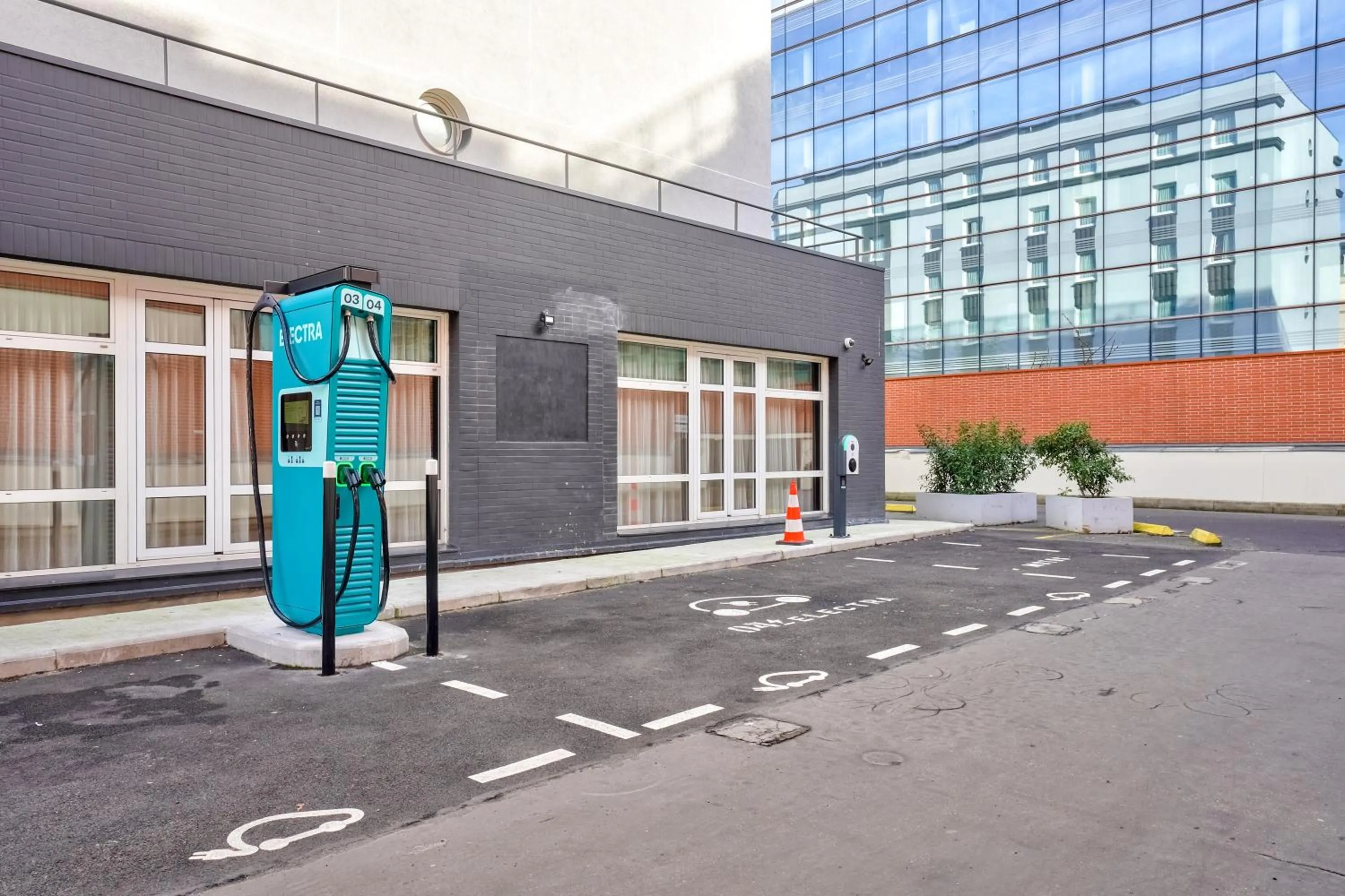 Restaurant/places to eat in Campanile Paris Ouest - Pont de Suresnes