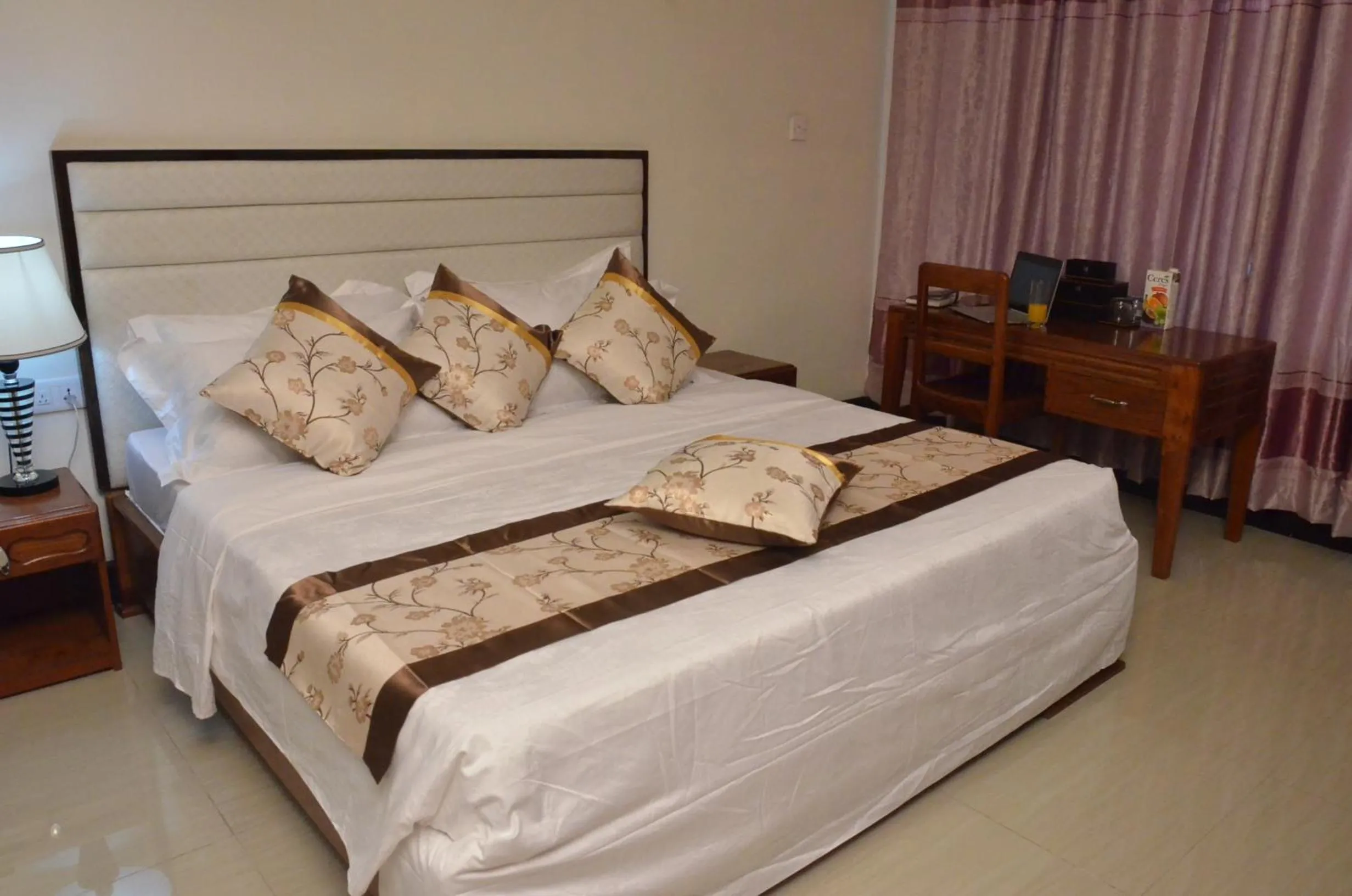 bunk bed, Bed in Nefaland Hotel