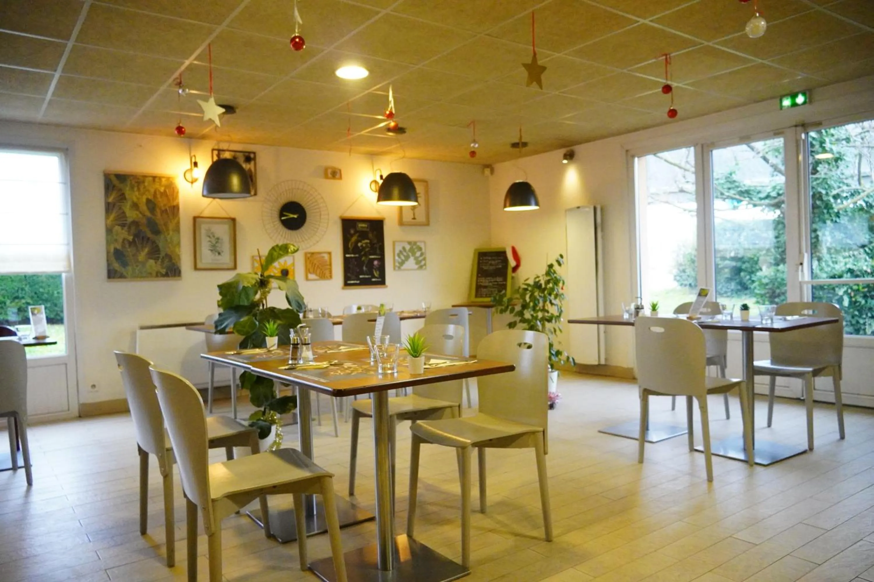 Restaurant/places to eat in Campanile Mulhouse - Illzach Ile Napoléon