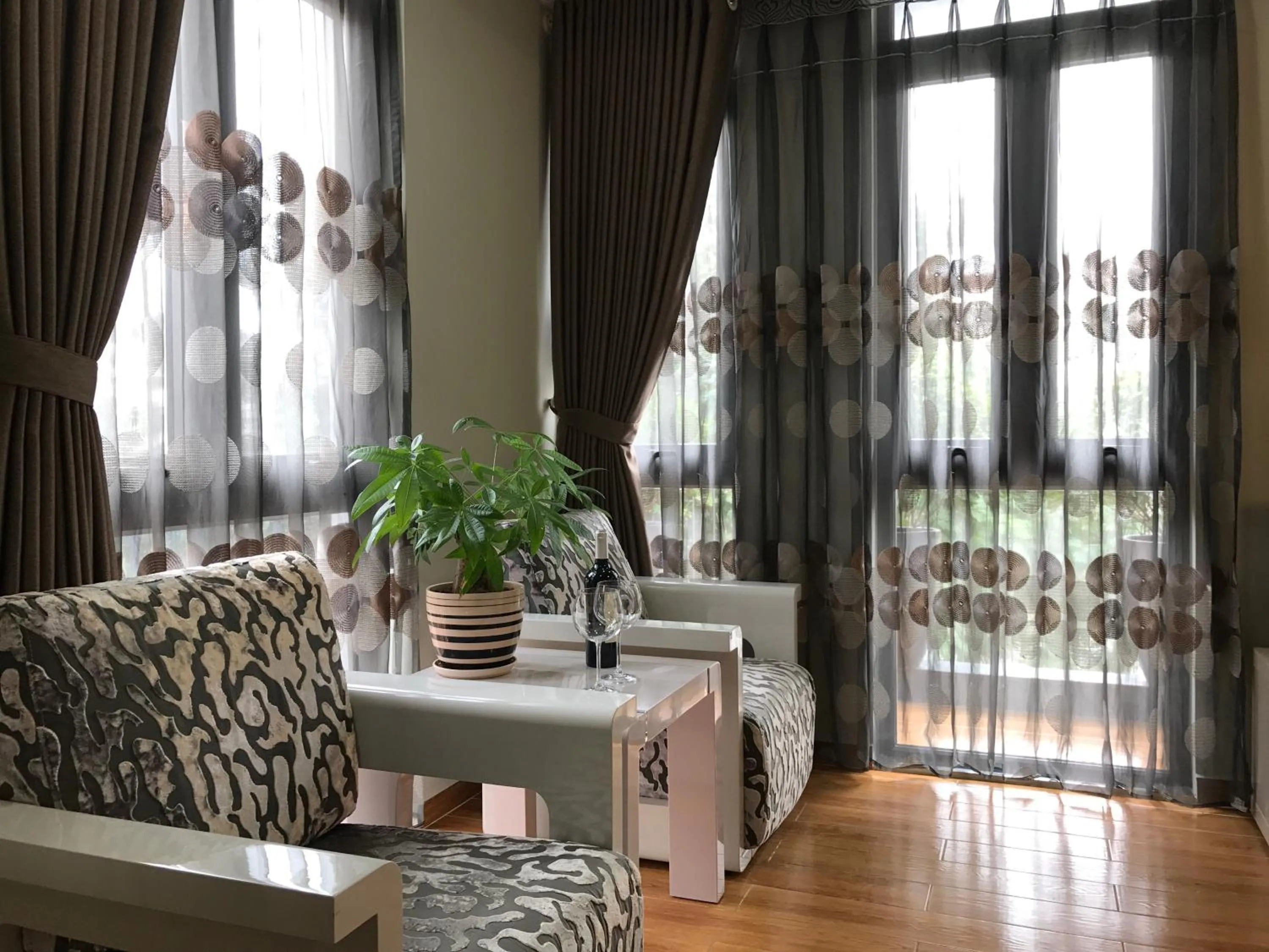 Photo of the whole room in F & F Hotel