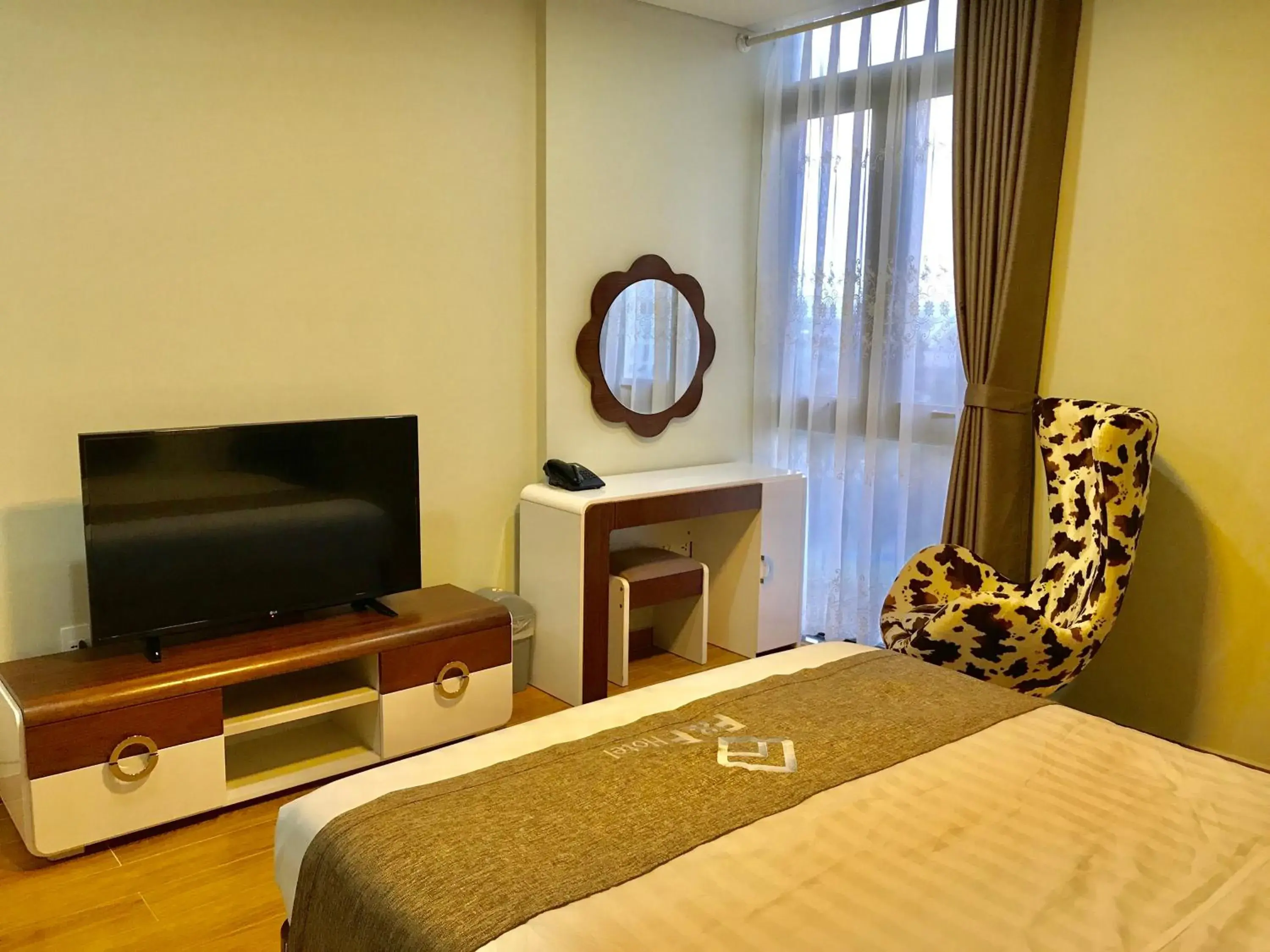 Superior King Room in F & F Hotel Superior King Room in F & F Hotel