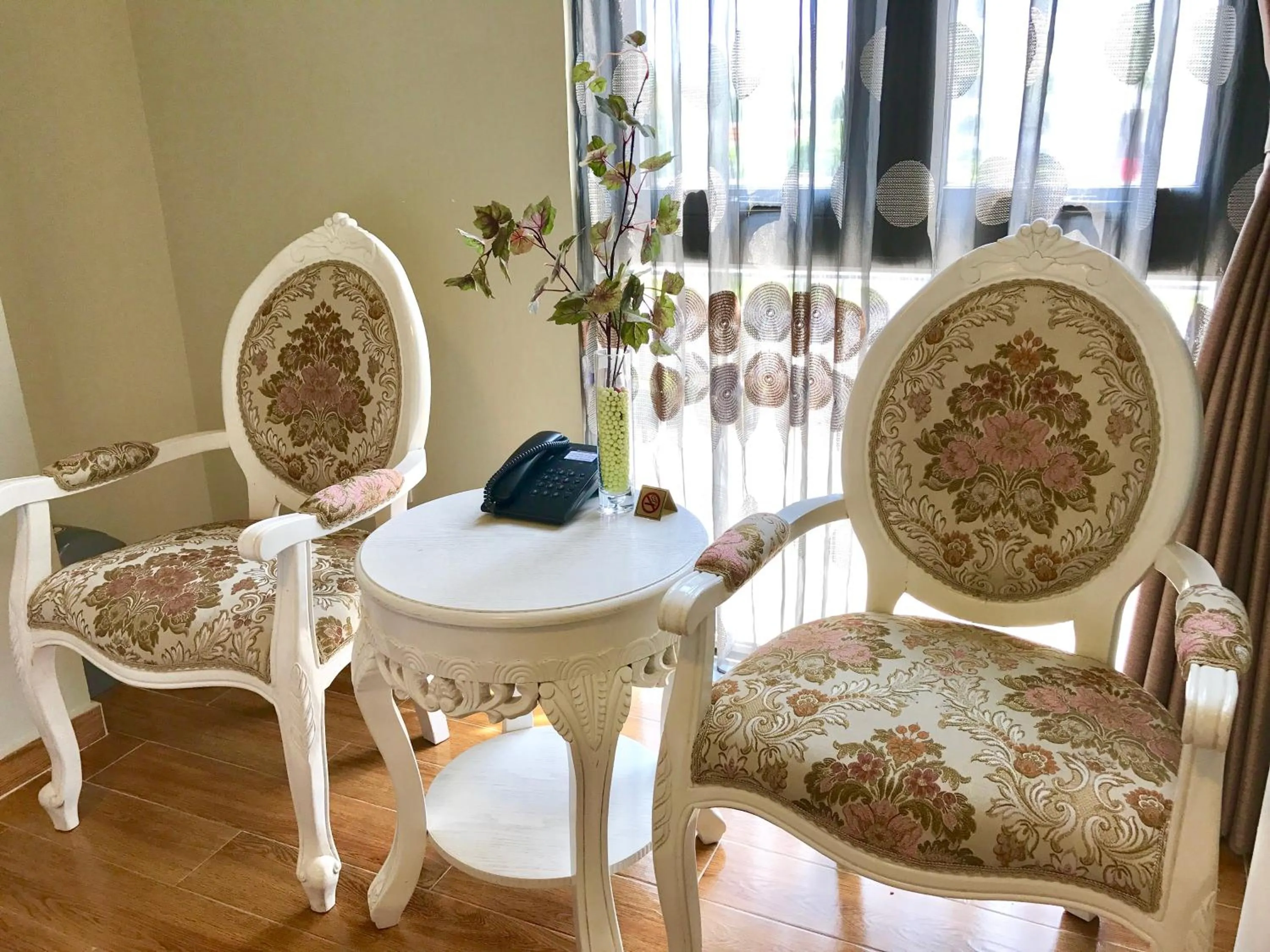 Photo of the whole room in F & F Hotel